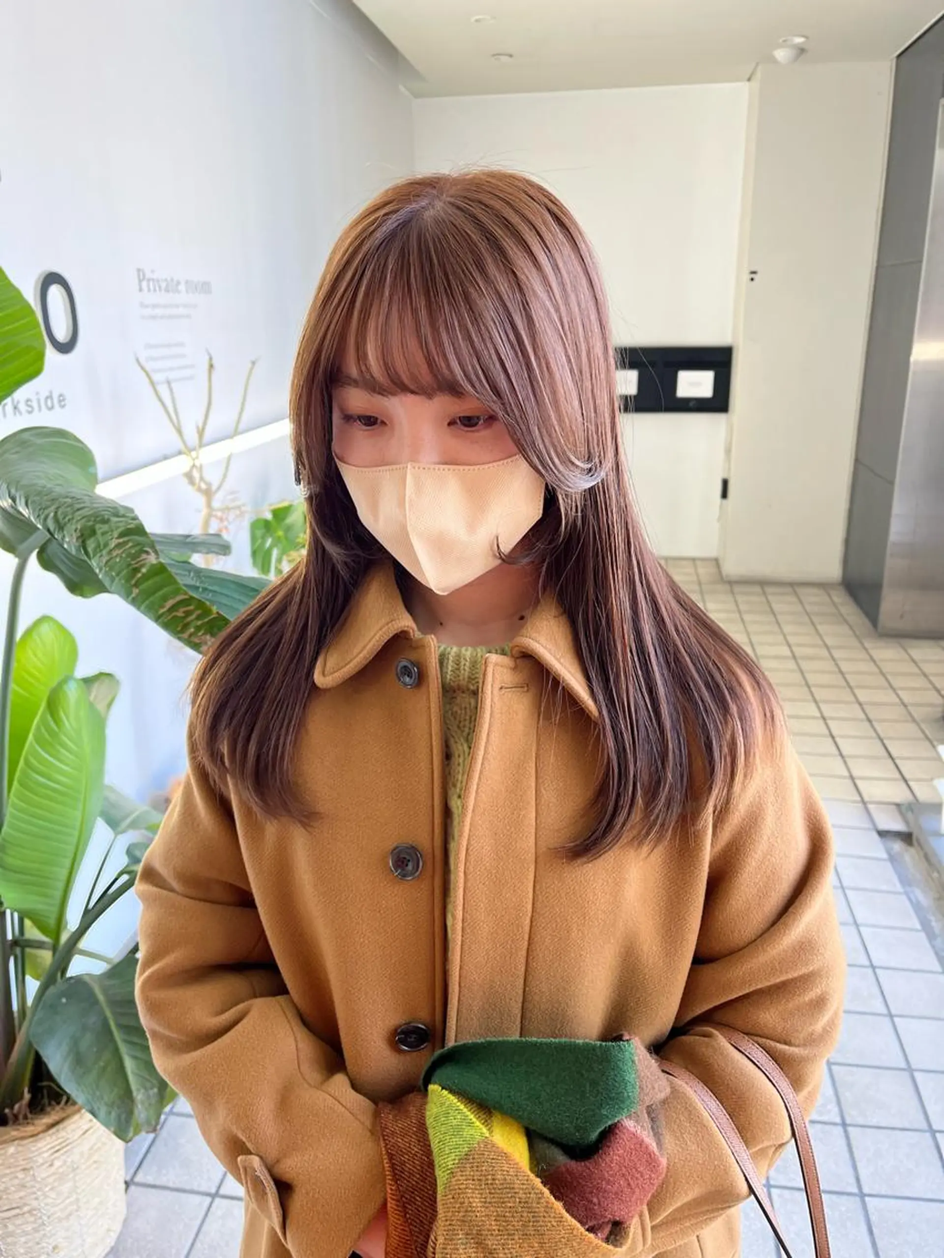 セミロング カラー ヘアアレンジ 🫧umu.🫧韓国 /レイヤー/ハッシュのヘアスタイル