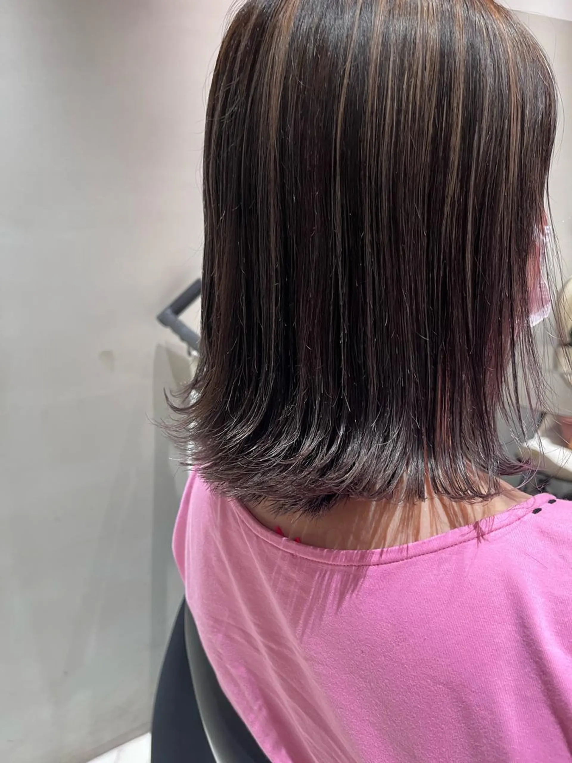 ミディアム カラー ベージュカラー ブリーチ ケアブリーチ デザインカラー グレージュ ヘアカラー トリートメント ヘッドスパ ヘアセット カジュアルを女っぽく 𝗮𝘆𝗮𝗰𝗼のヘアスタイル