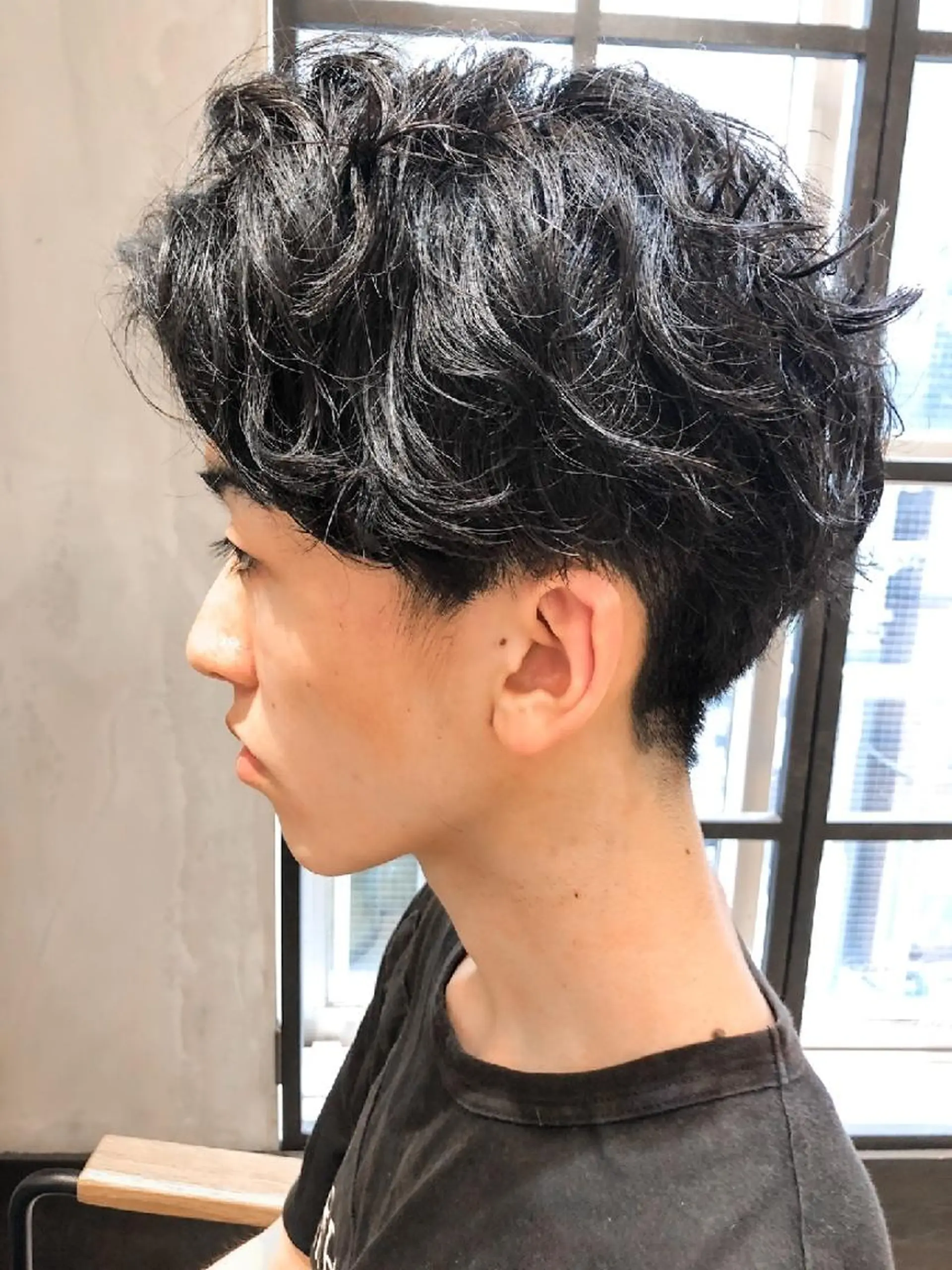 メンズ パーマ センターパート メンズパーマ スパイラルパーマ カット パーマ トリートメント ヘアセット 新宿メンズ専門 モテ清潔感パーマ特化のヘアスタイル