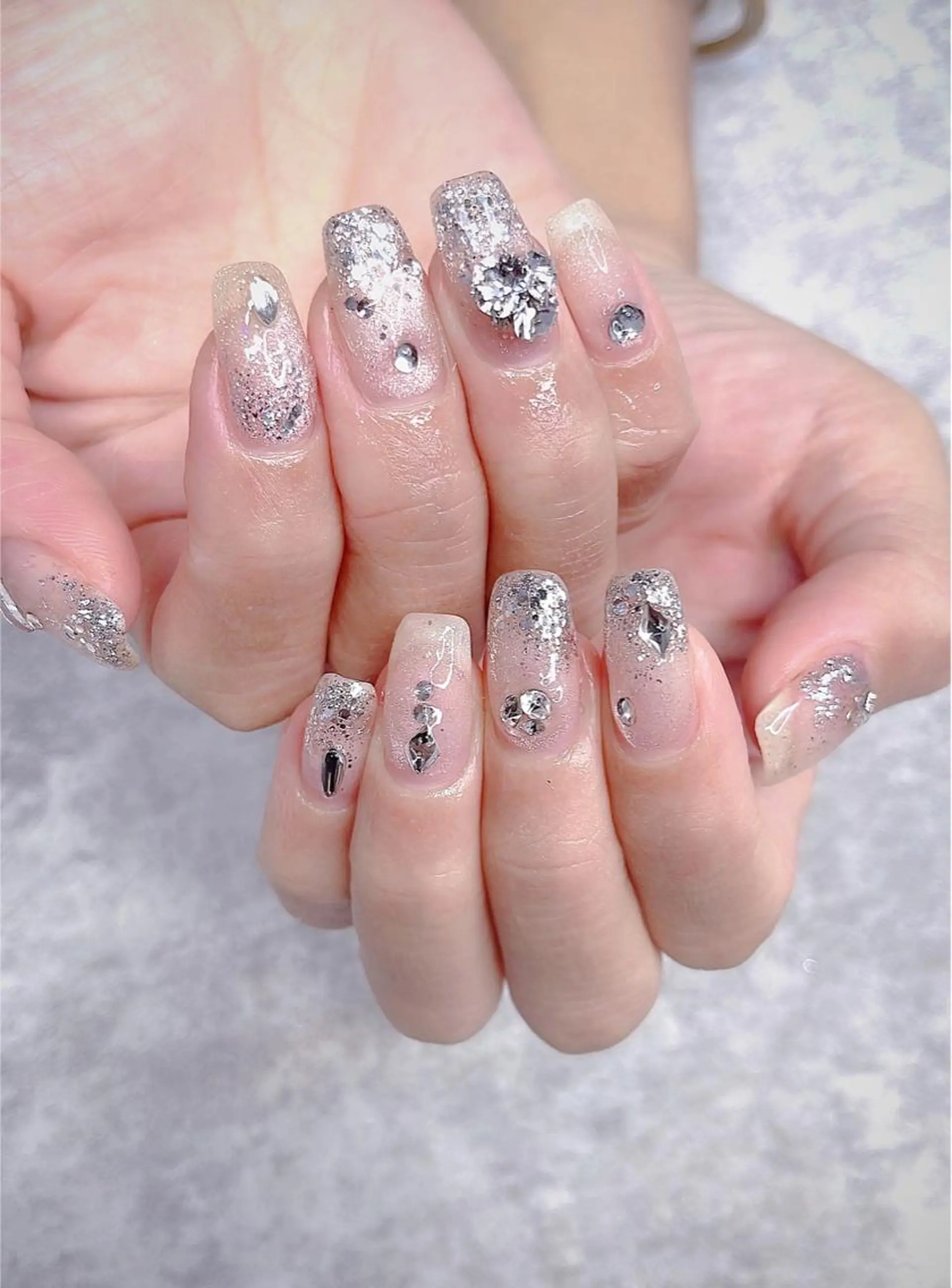 ミディアム めぐみのネイルサロン スタッフ練習のネイルデザイン