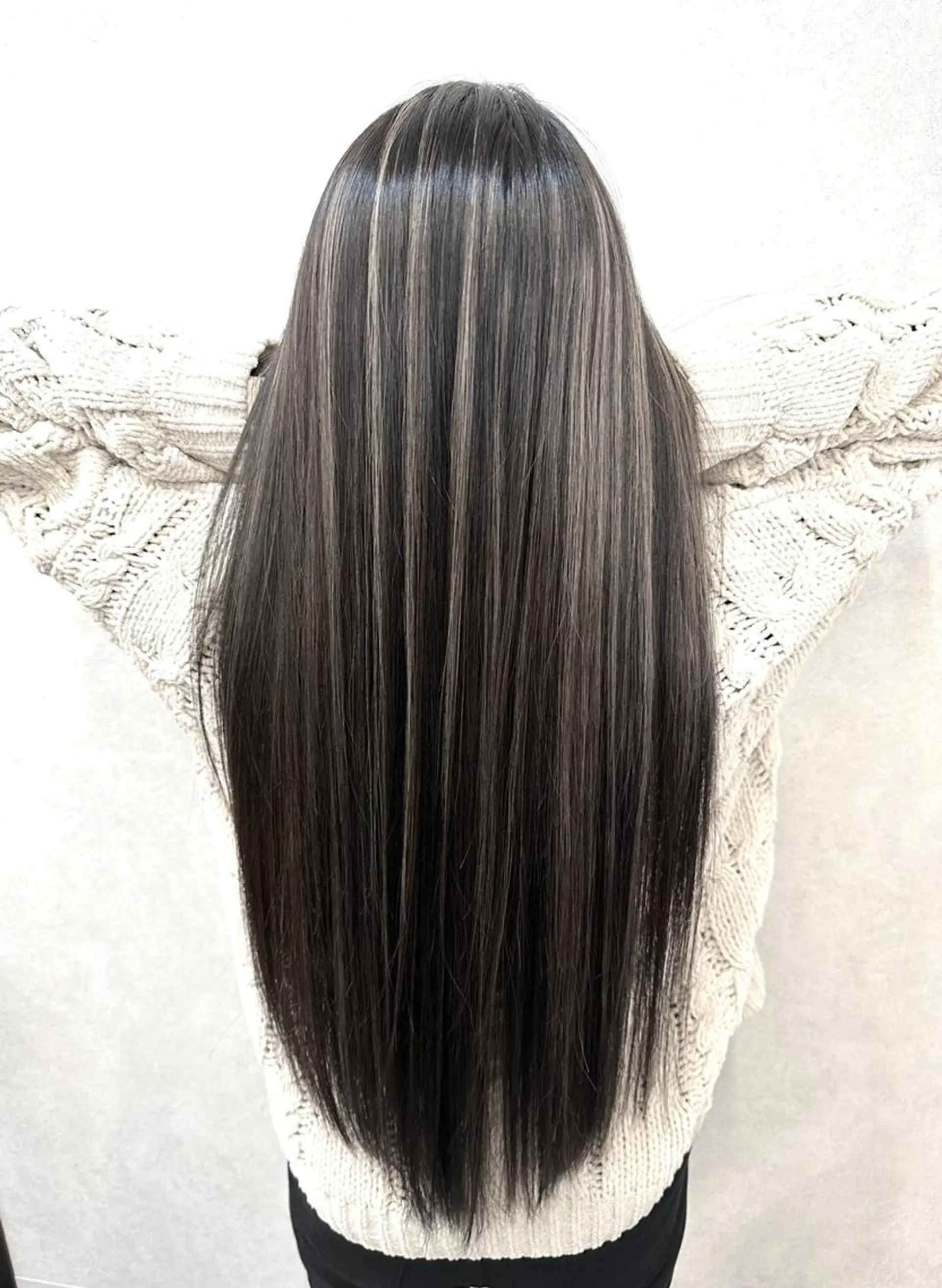 ロング ヘアアレンジ パーマ カラー ハイトーン カラーのヘアスタイル