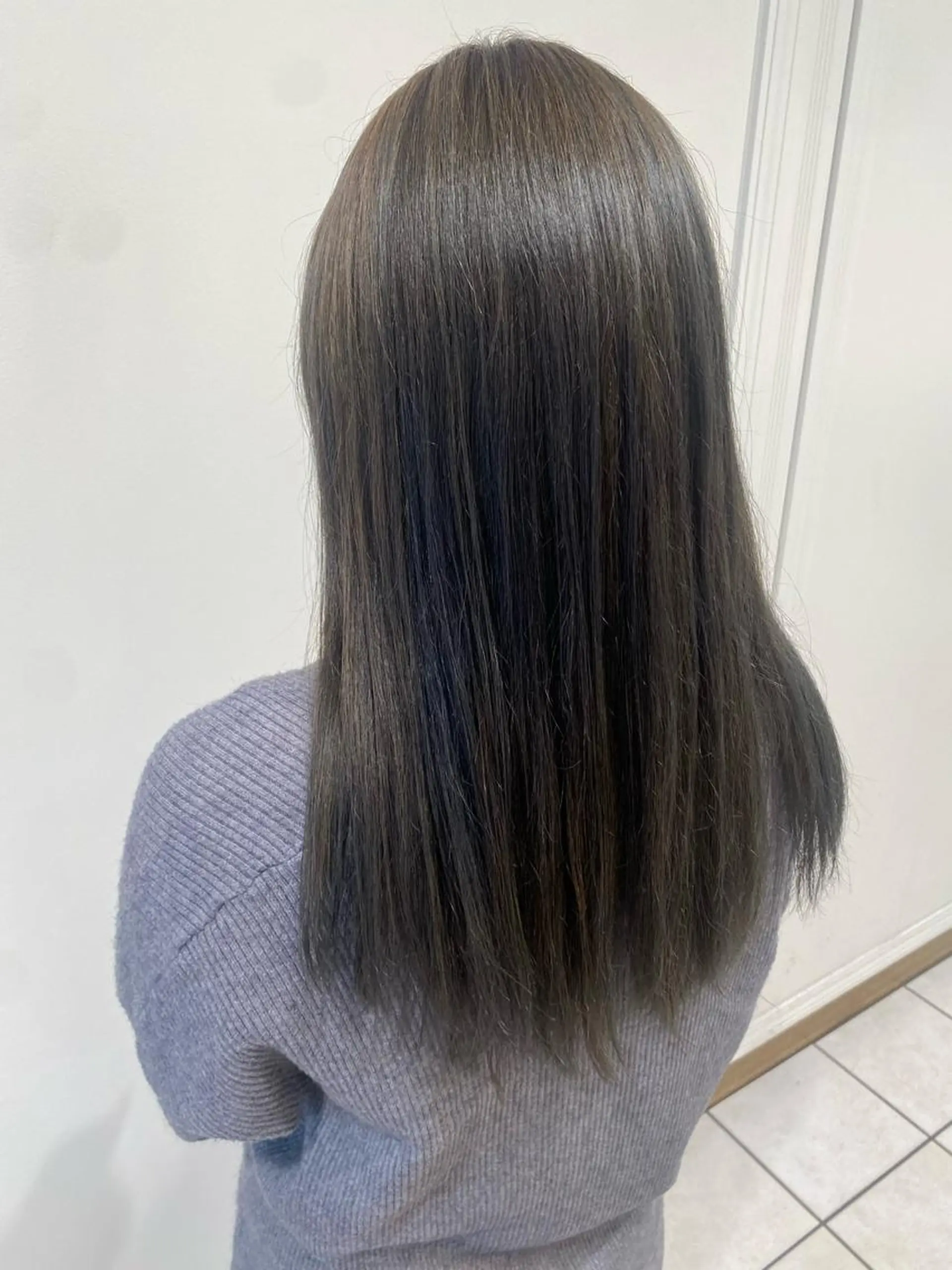 ロング 🦋ブリーチなしダブ ルカラー🌈MEGUのヘアスタイル