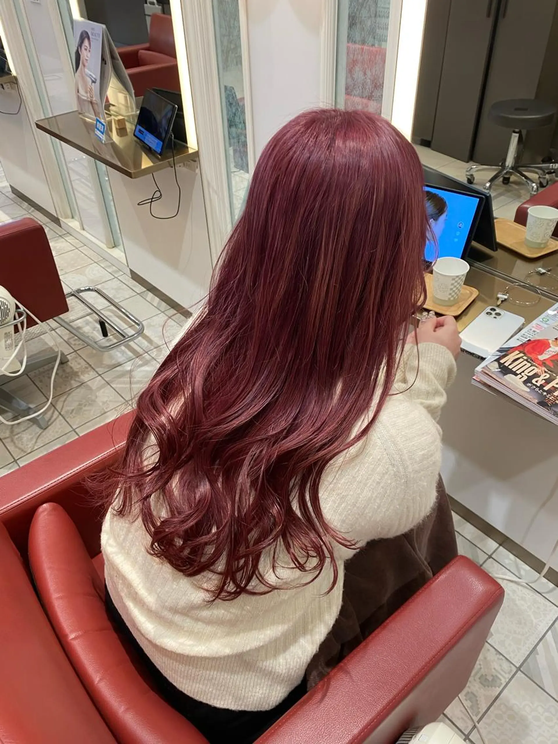 ロング カラー ブリーチ ピンクカラー 谷田部 千鶴のヘアスタイル