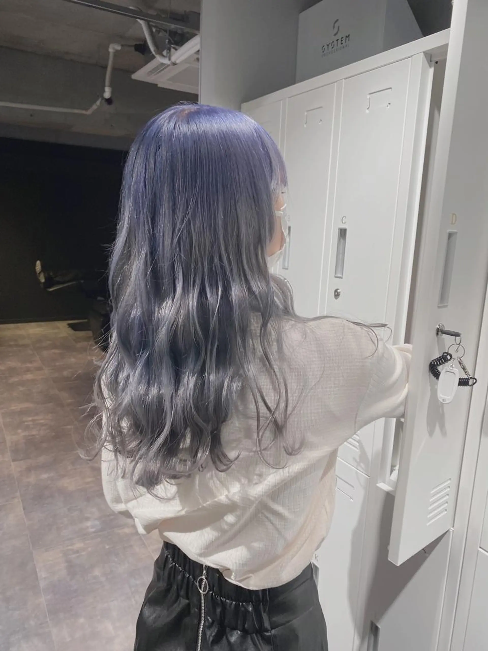 セミロング カラー ブルーカラー esu 天満のヘアスタイル