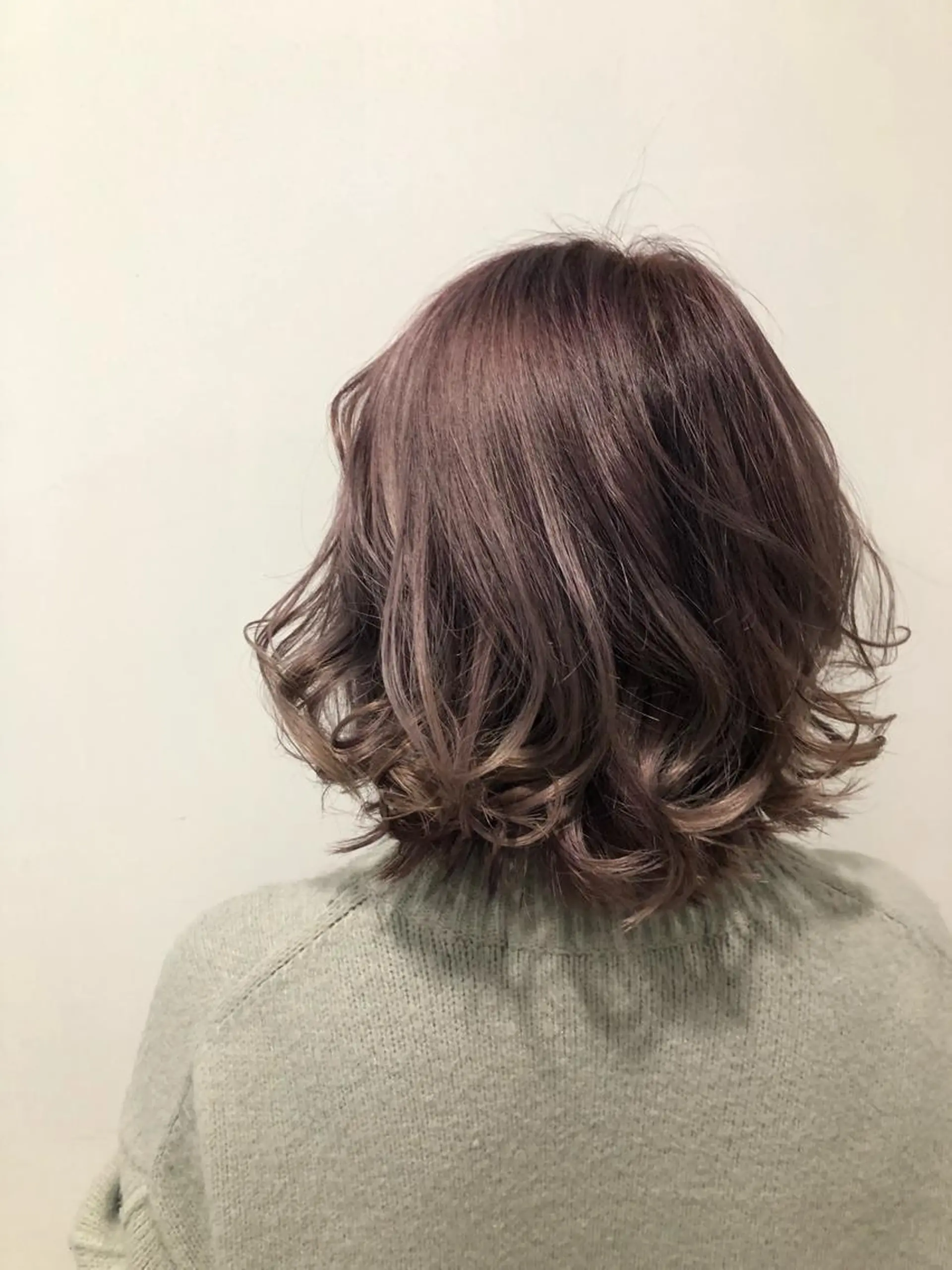 ミディアム カラー パーマ ベージュカラー ブリーチ ハイライトカラー ハイライト レイヤー×髪質改善 ×透明感/杉田 圭のヘアスタイル