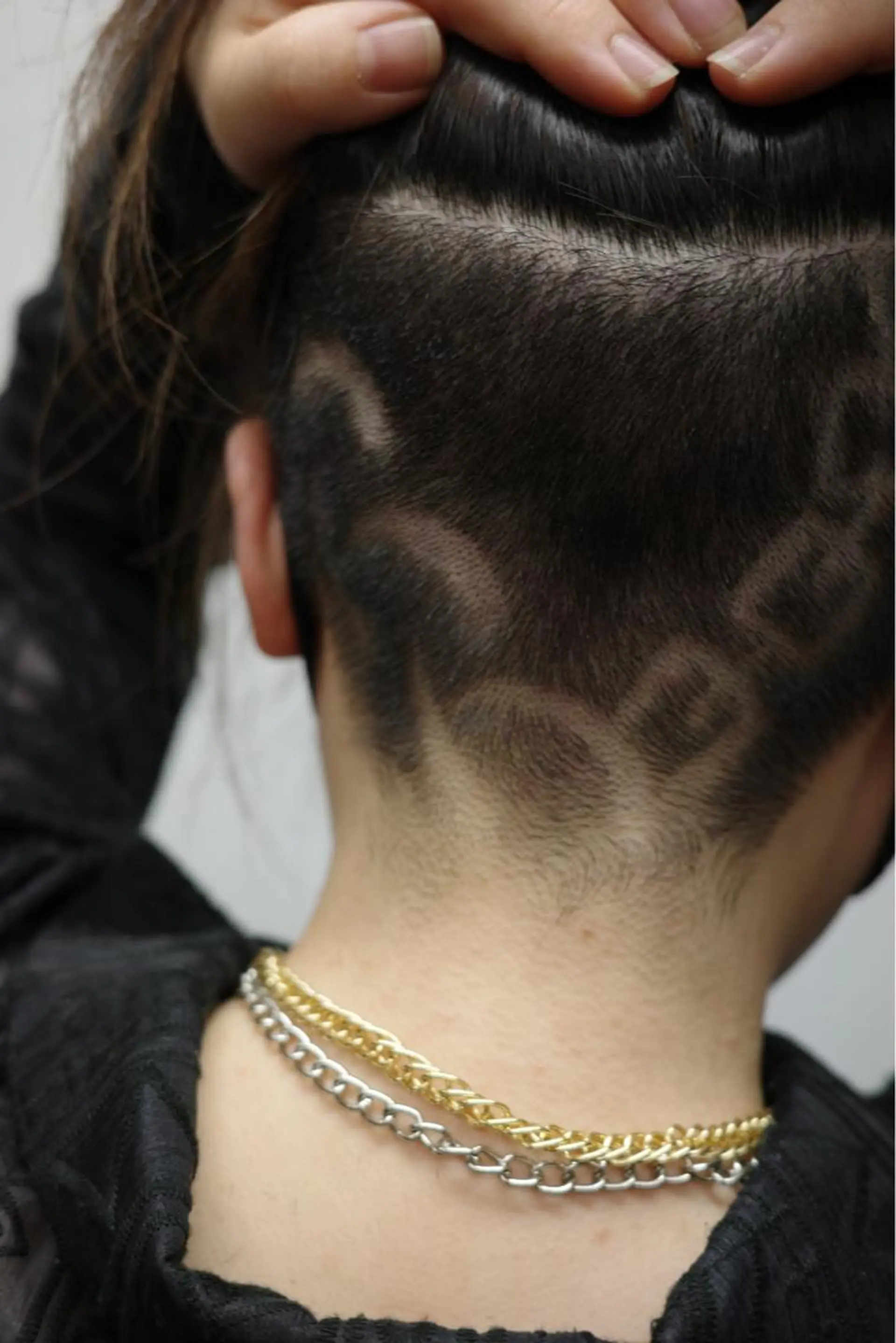ショート ハイライト レイヤーカット ショートヘア 縮毛矯正 刈り上げ Koichi Satoのヘアスタイル