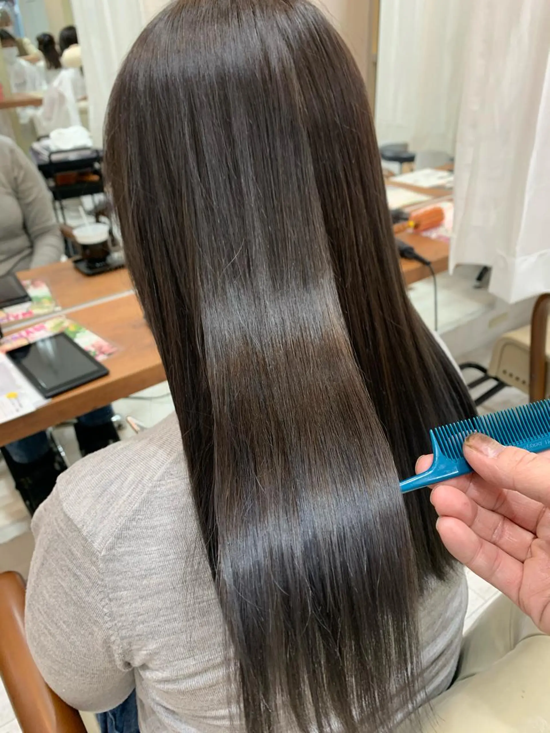 ロング カラー ブルーカラー ブルーグレー ヘアカラー 髪質改善×レイヤー 高嶋のヘアスタイル