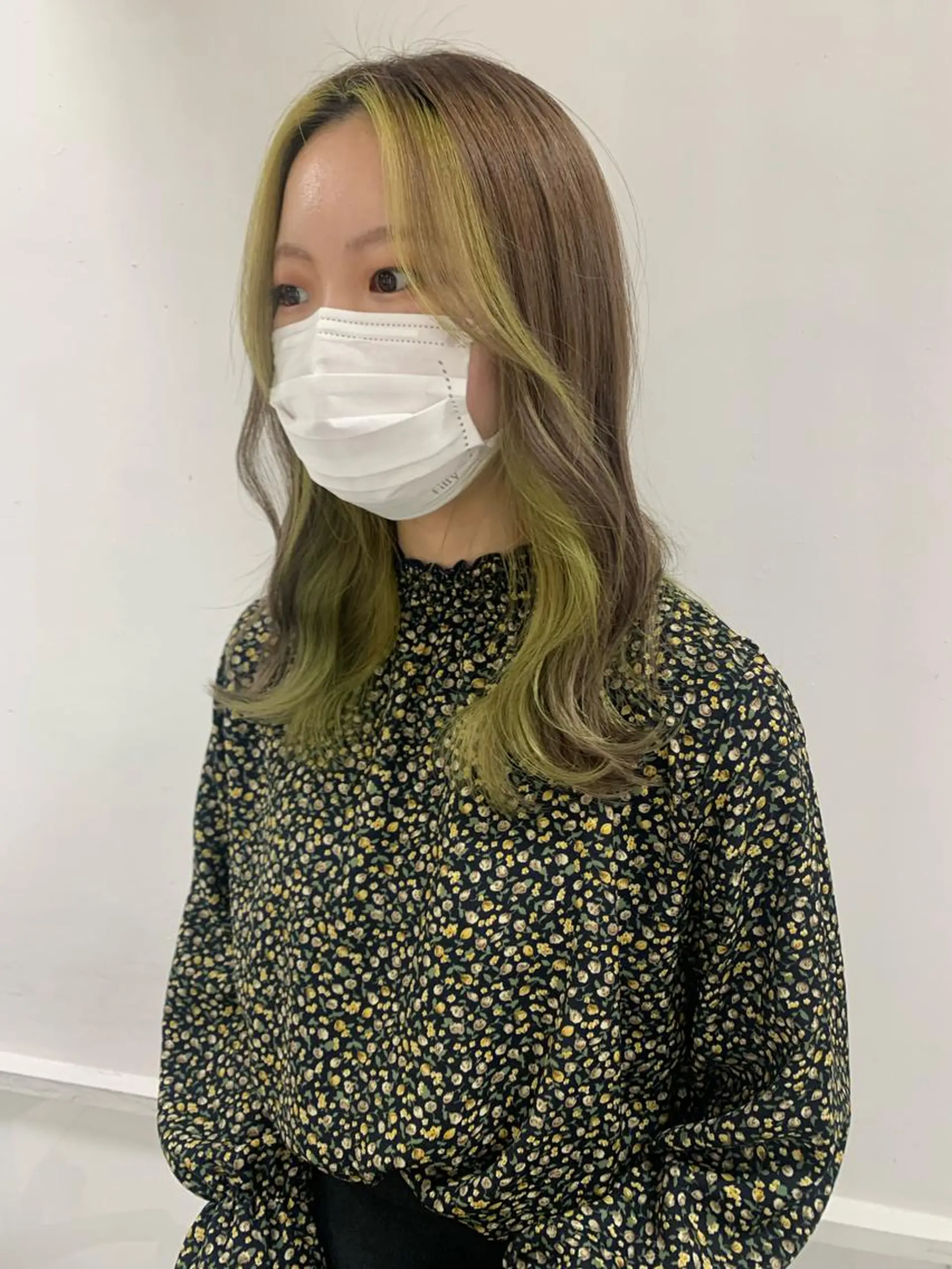 セミロング カラー ヘアカラー 山下恋佳/矢場町/ ブリーチ/ショートのヘアスタイル