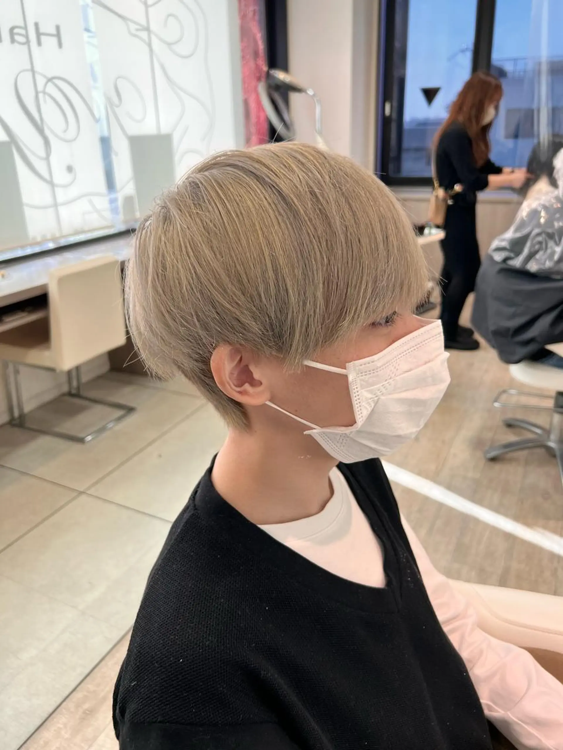 ミディアム カラー メンズ ベージュカラー ホワイトベージュ 柳澤 和也のヘアスタイル