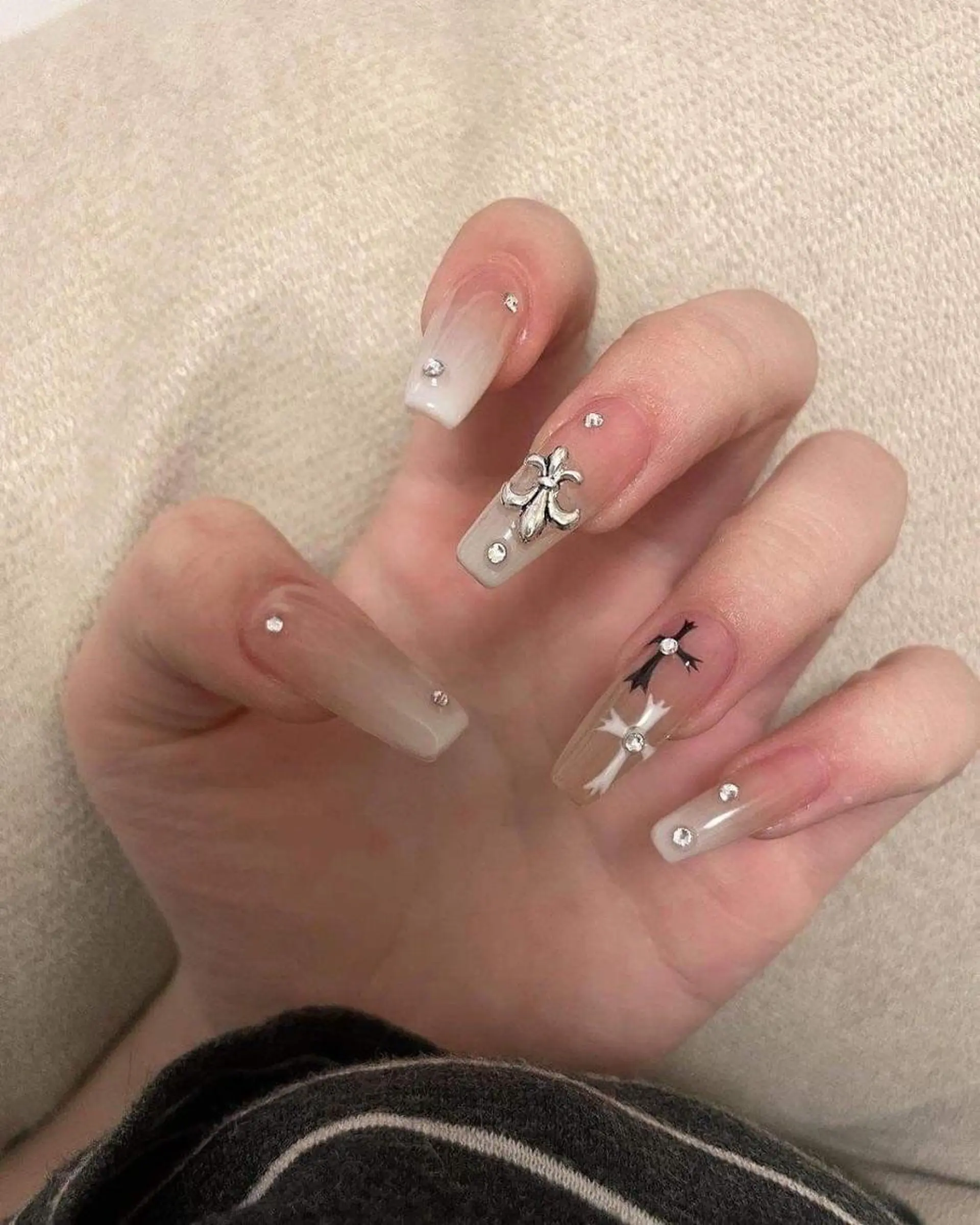 ネイル 長さ出し フレンチネイル グラデーション 卒業式 マグネットネイル ハンドネイル MIHANA YUKIのネイルデザイン