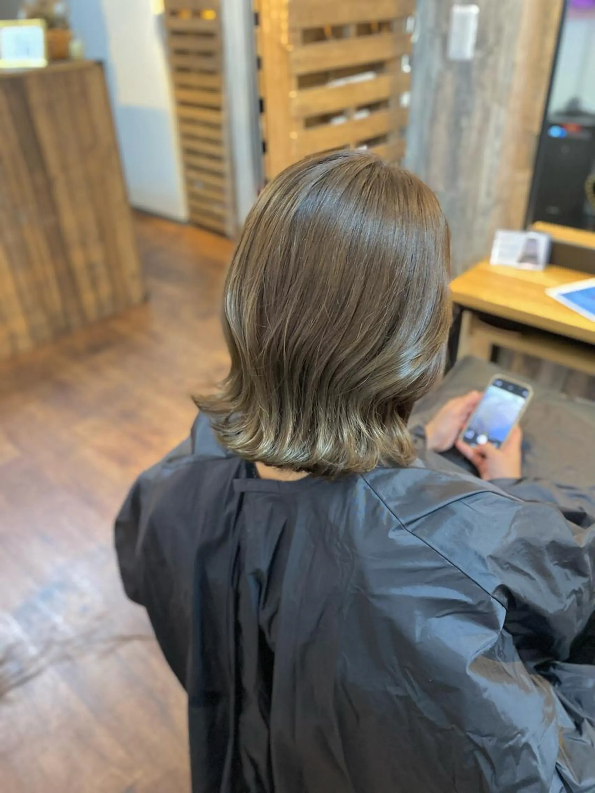 ミディアム カラー ベージュカラー Luzir⭐︎ GEN⭐︎のヘアスタイル