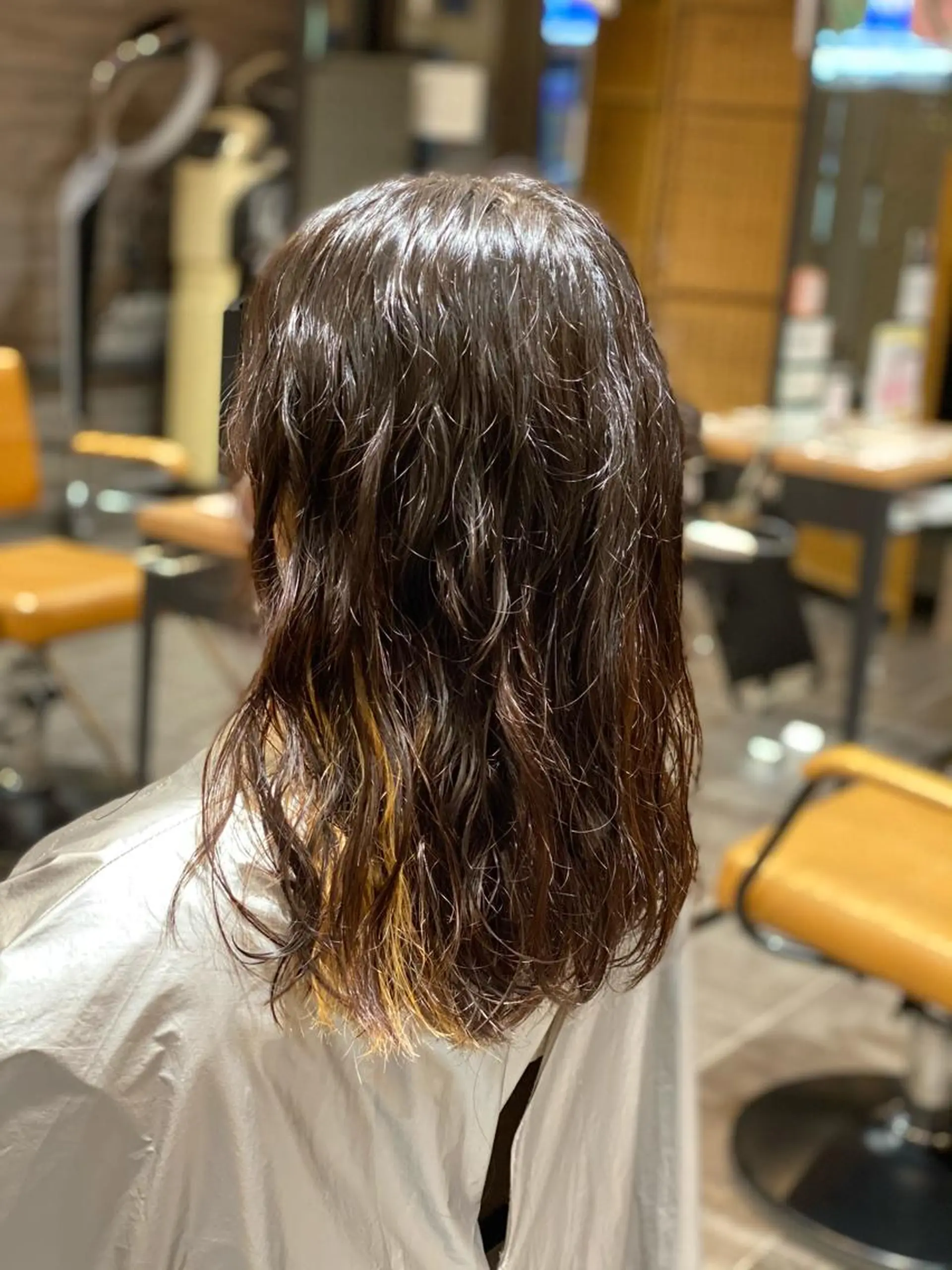 セミロング パーマ 尾崎 優也のヘアスタイル