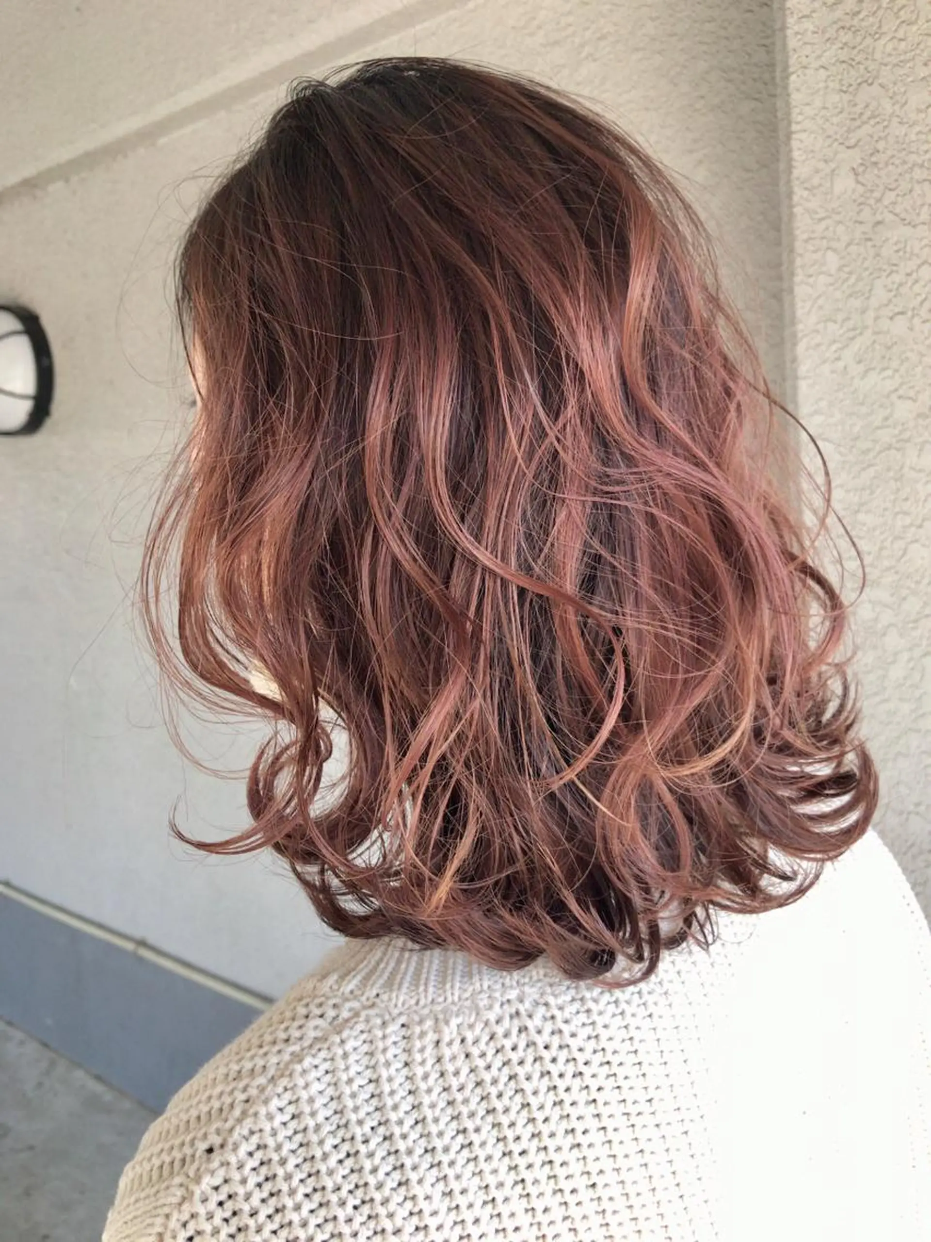 ミディアム カラー ベージュカラー ハイライトカラー ハイライト レイヤーカット匠 イソザキノリユキのヘアスタイル