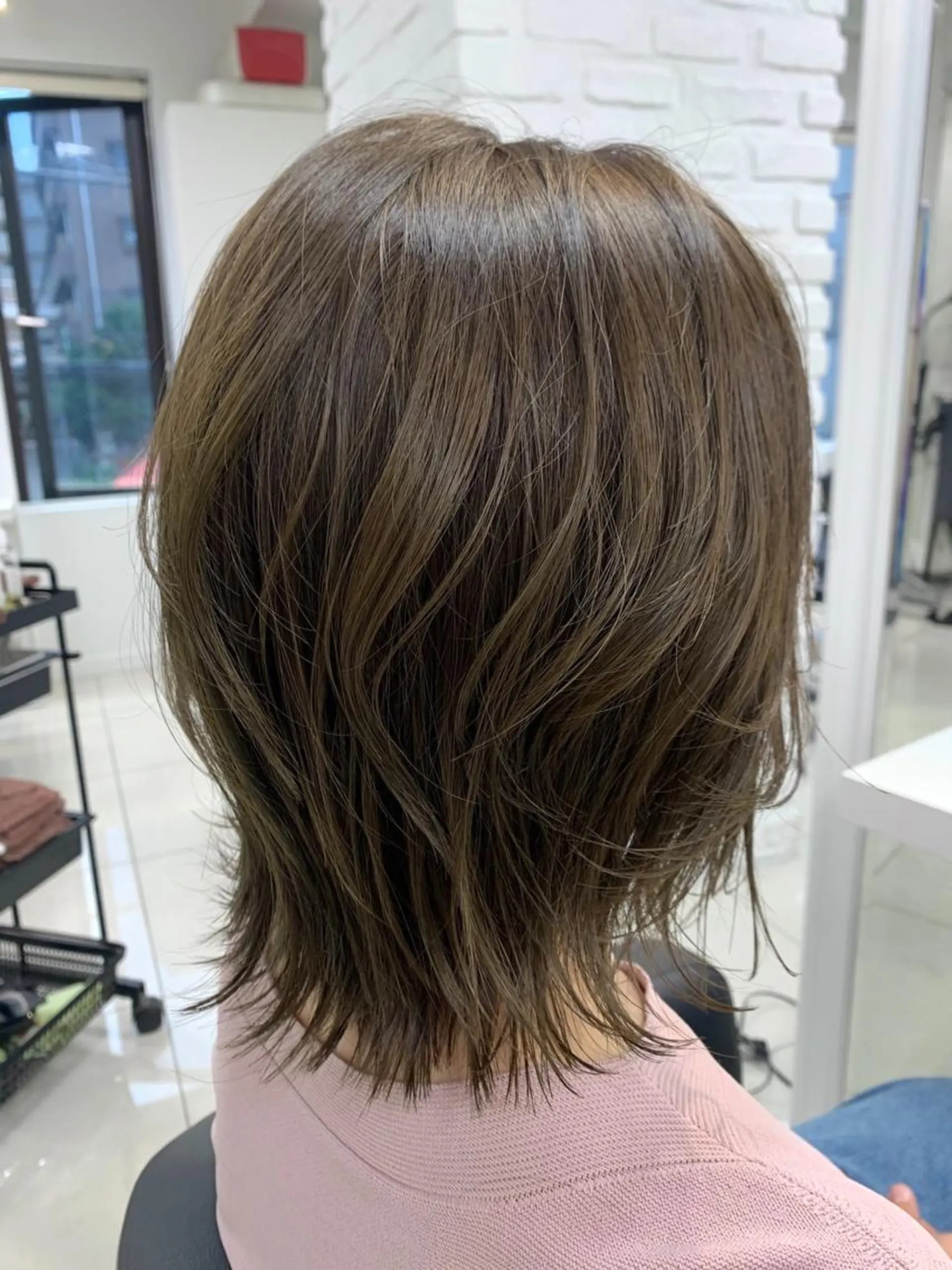 ミディアム カラー レイヤーカット 外ハネヘア カット ヘアカラー 【パーマ特化美容師】 ✂️✨飯田哲也のヘアスタイル