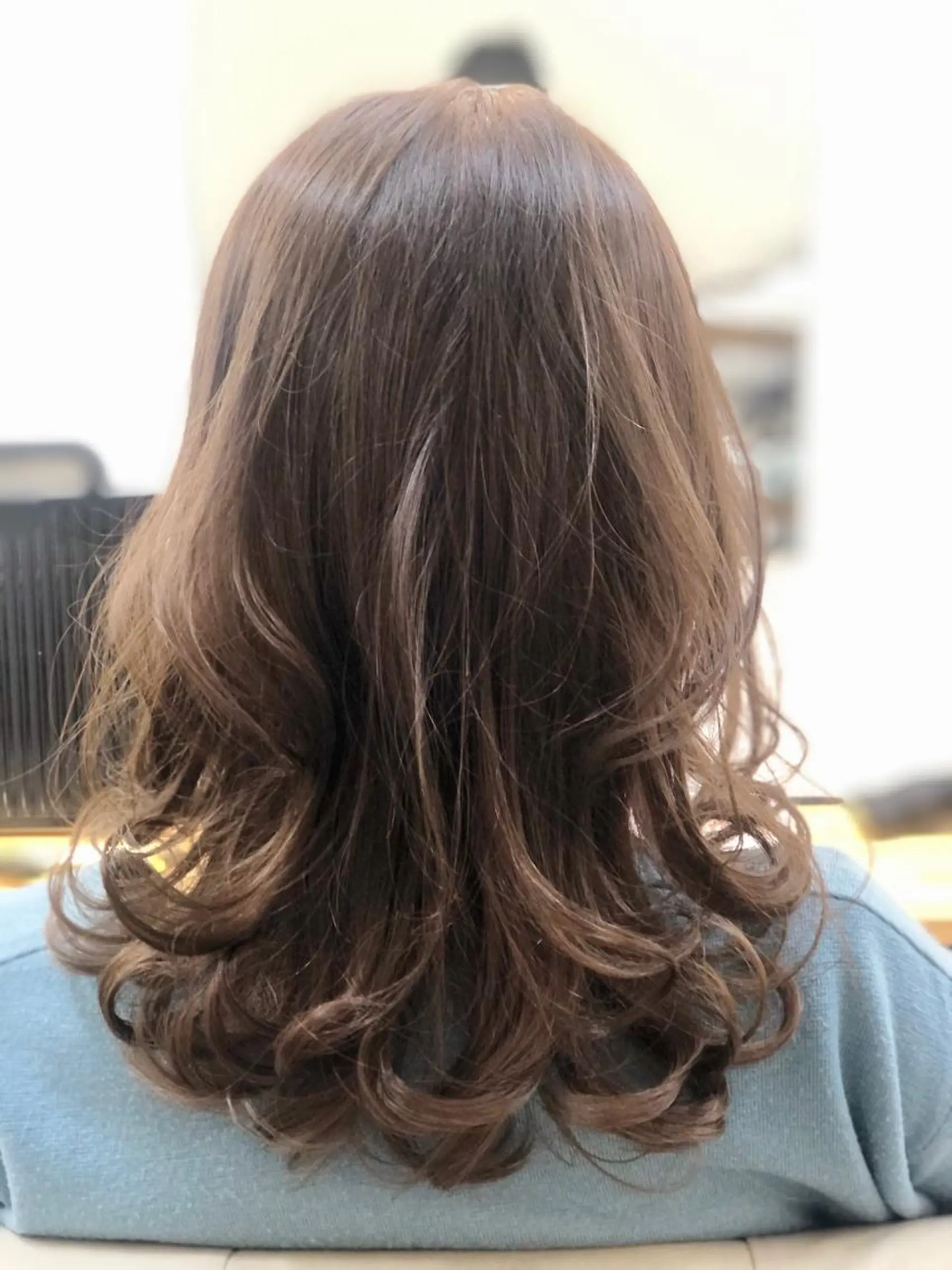 セミロング カット ヘアカラー トリートメント H by Real meのヘアスタイル