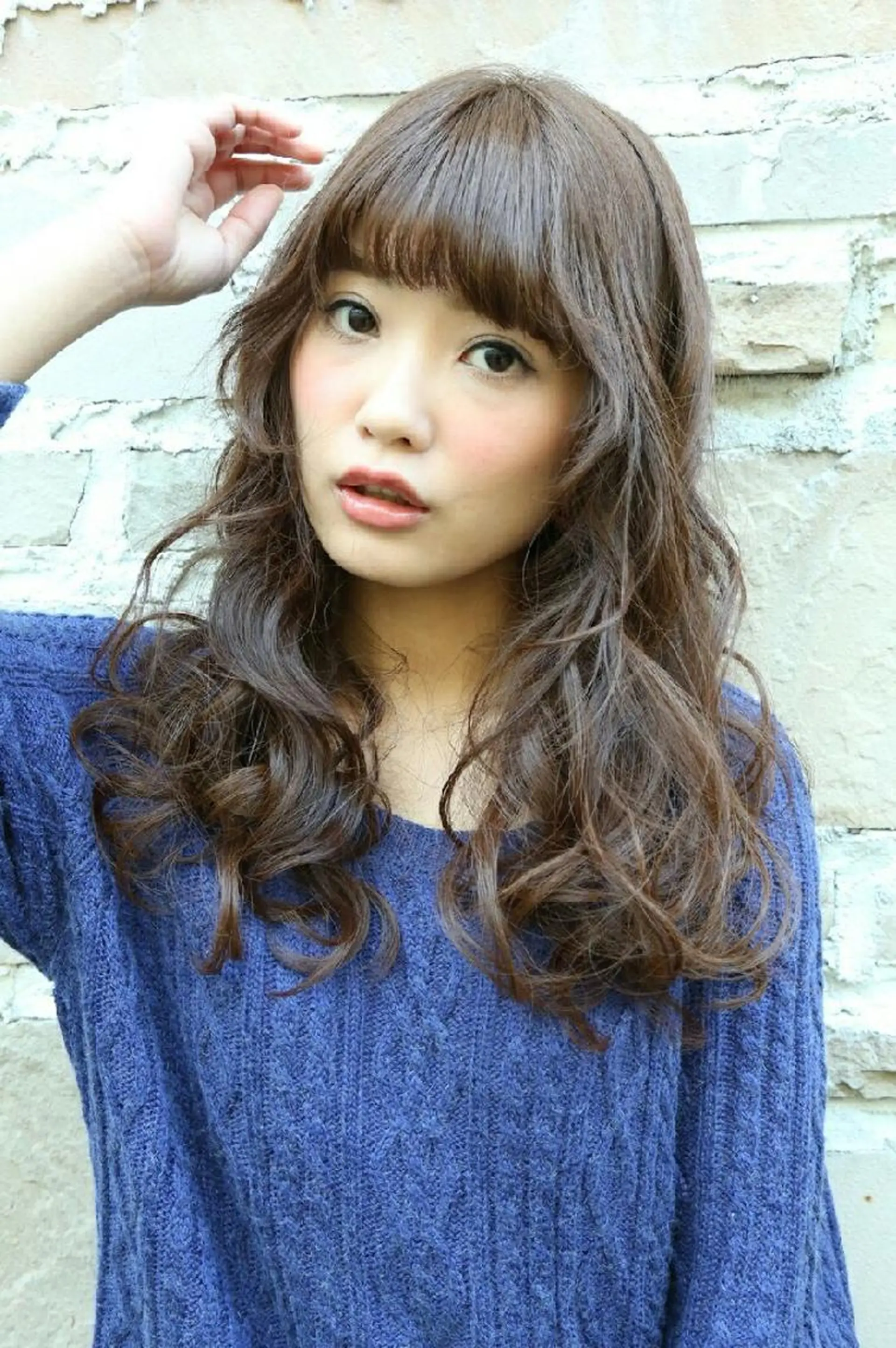 セミロング ＦＵＮＩＣ ファニックのヘアスタイル