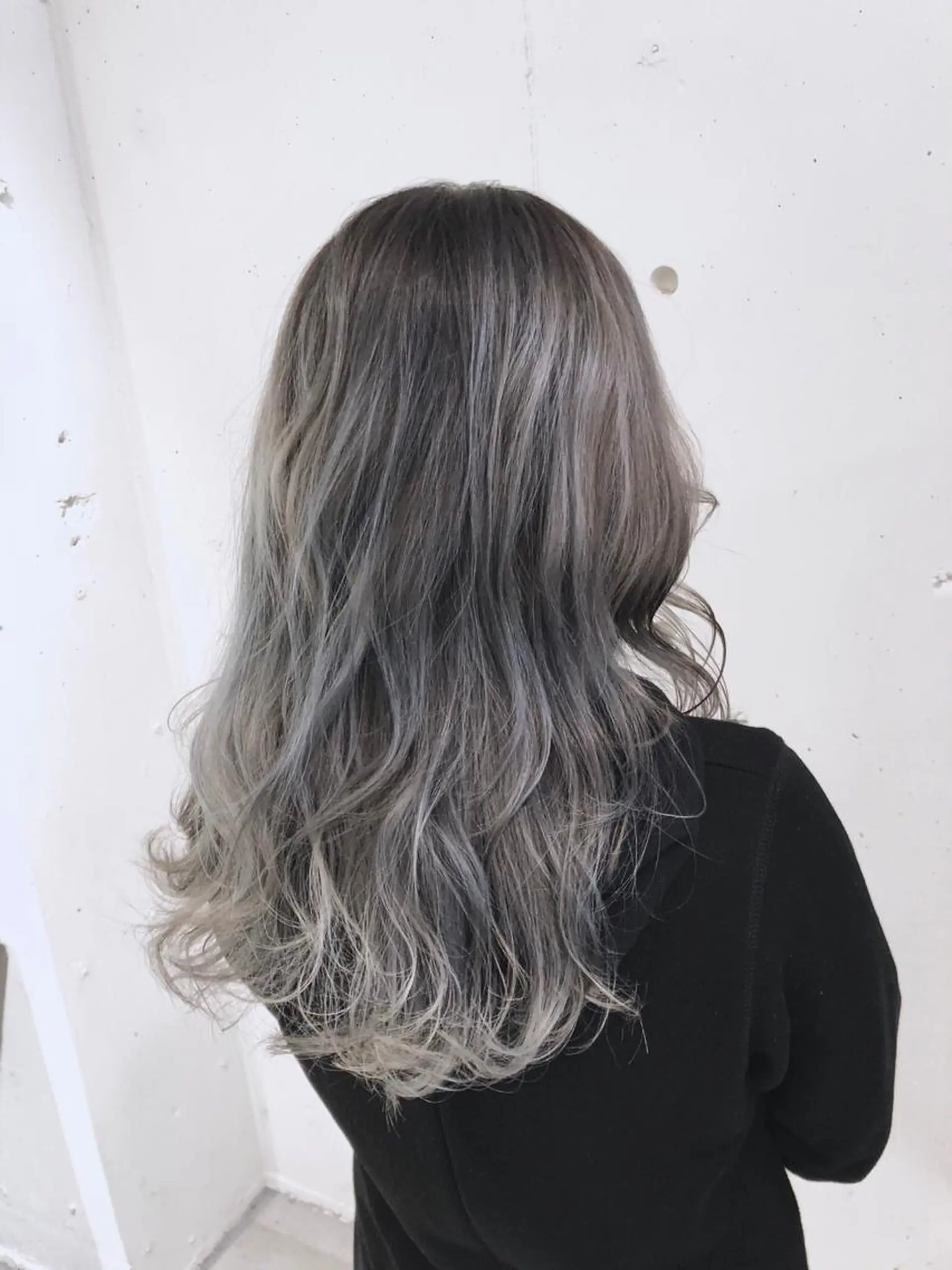 セミロング カラー パーマ ヘアアレンジ バレイヤージュ ブリーチ グラデーションカラー グレージュ ハイライトカラー 【ツヤ髪美容師】 ツダケイスケのヘアスタイル