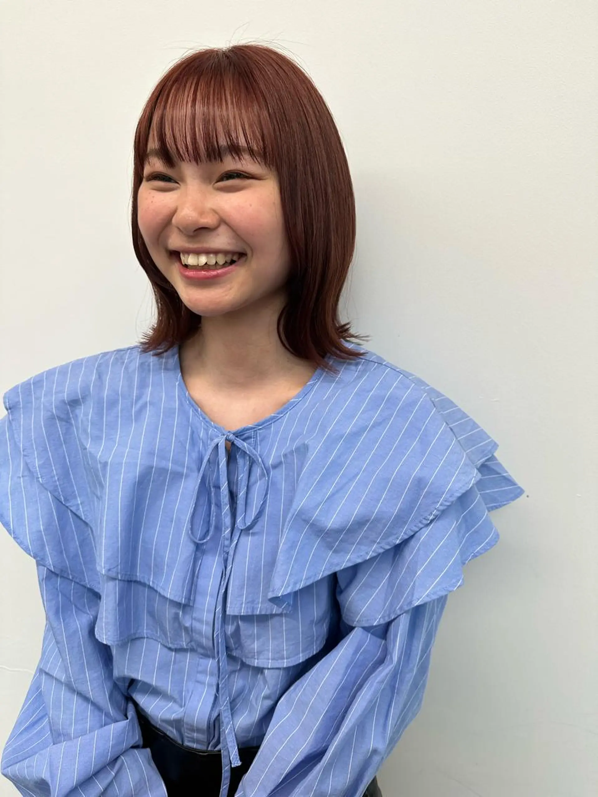 ミディアム カラー yuika .のヘアスタイル