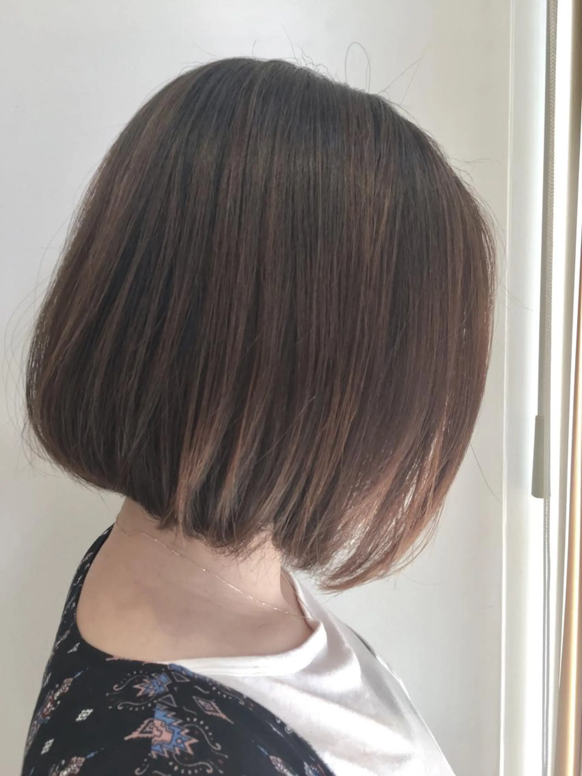 ミディアム 日野 祥のヘアスタイル