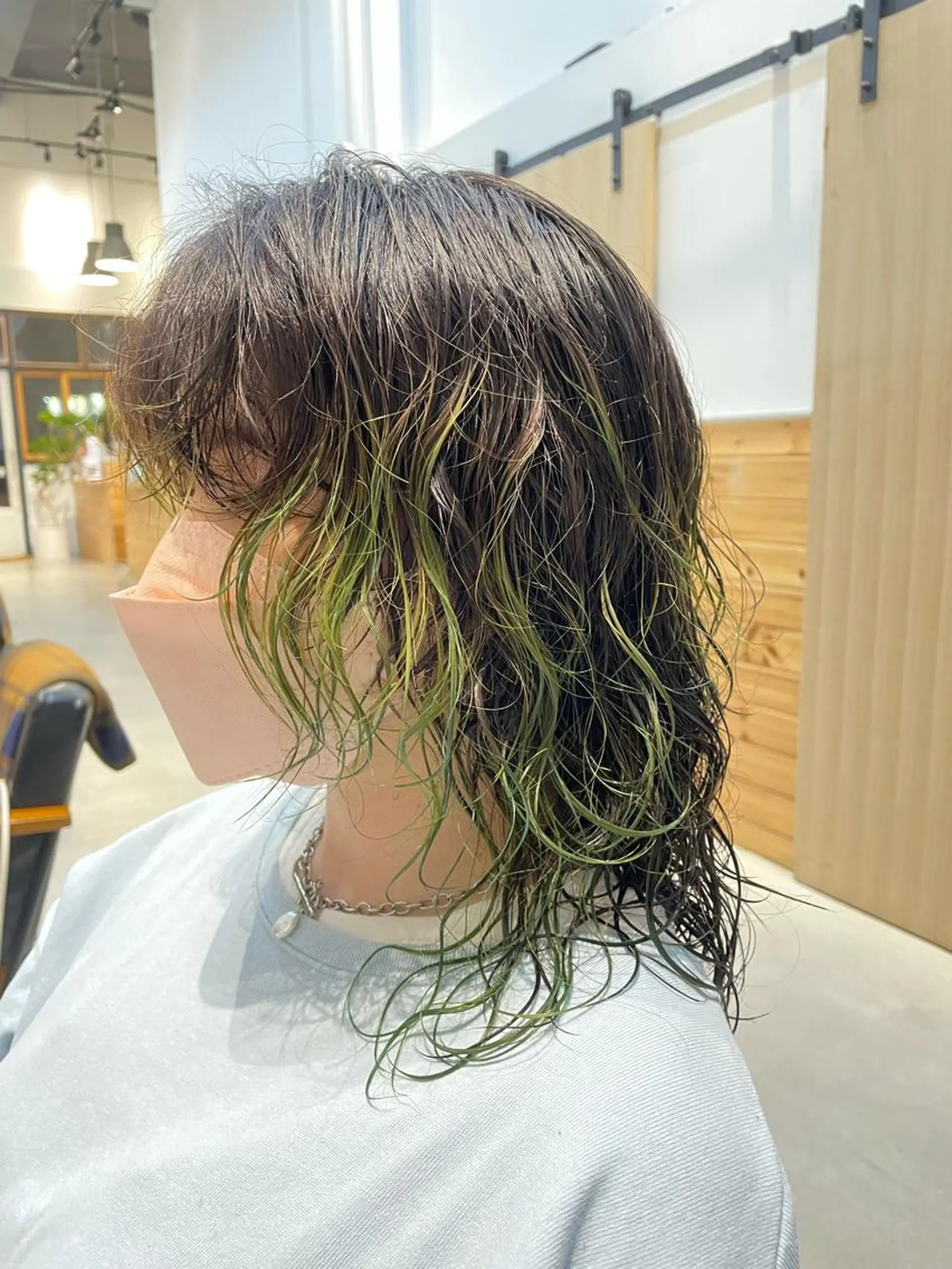 ミディアム カラー アリーマーケットリル 小林将士のヘアスタイル