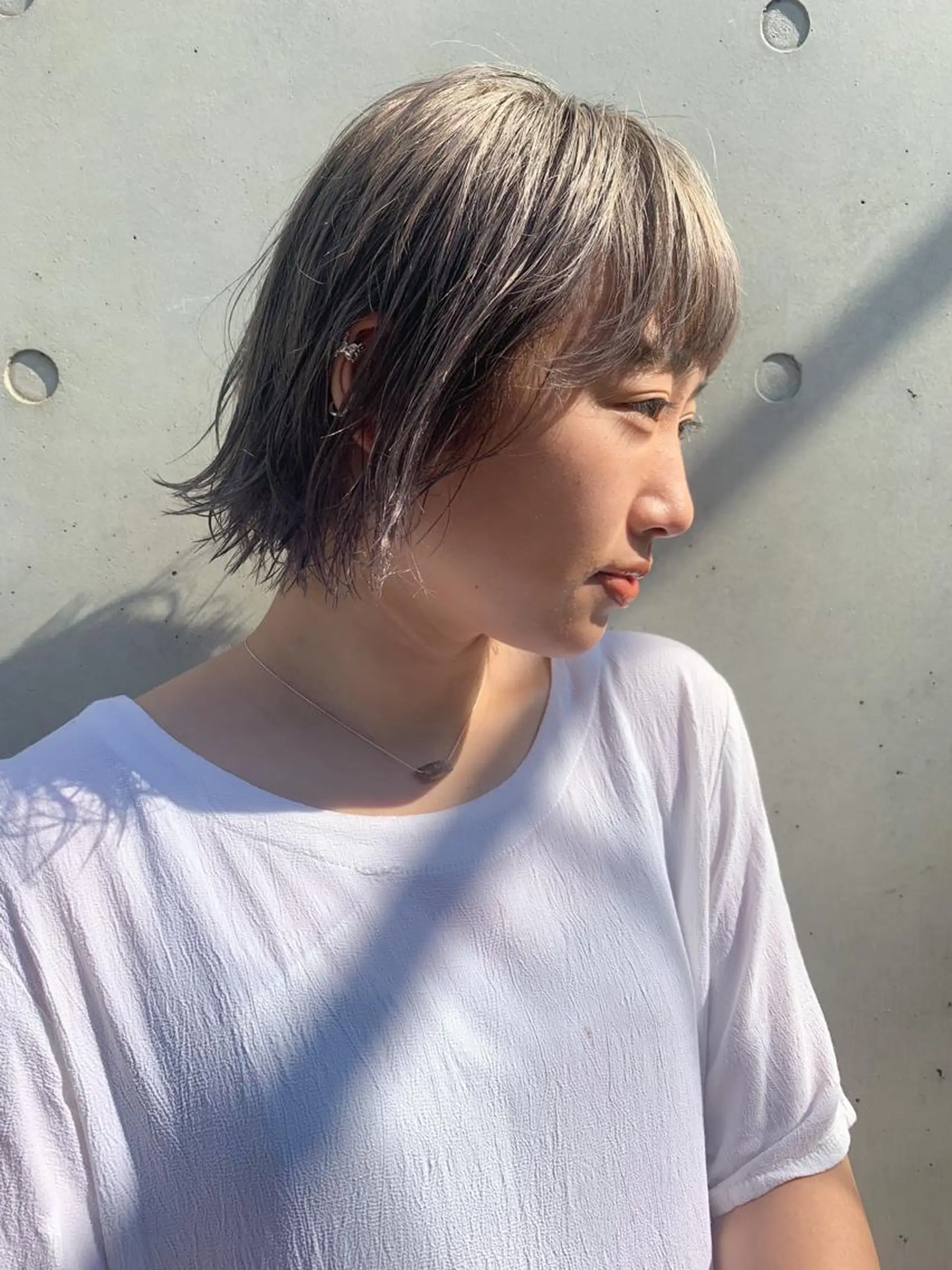 ショート カラー ブリーチ 透明感カラー シルバー カット パーマ sakoda shunkiのヘアスタイル