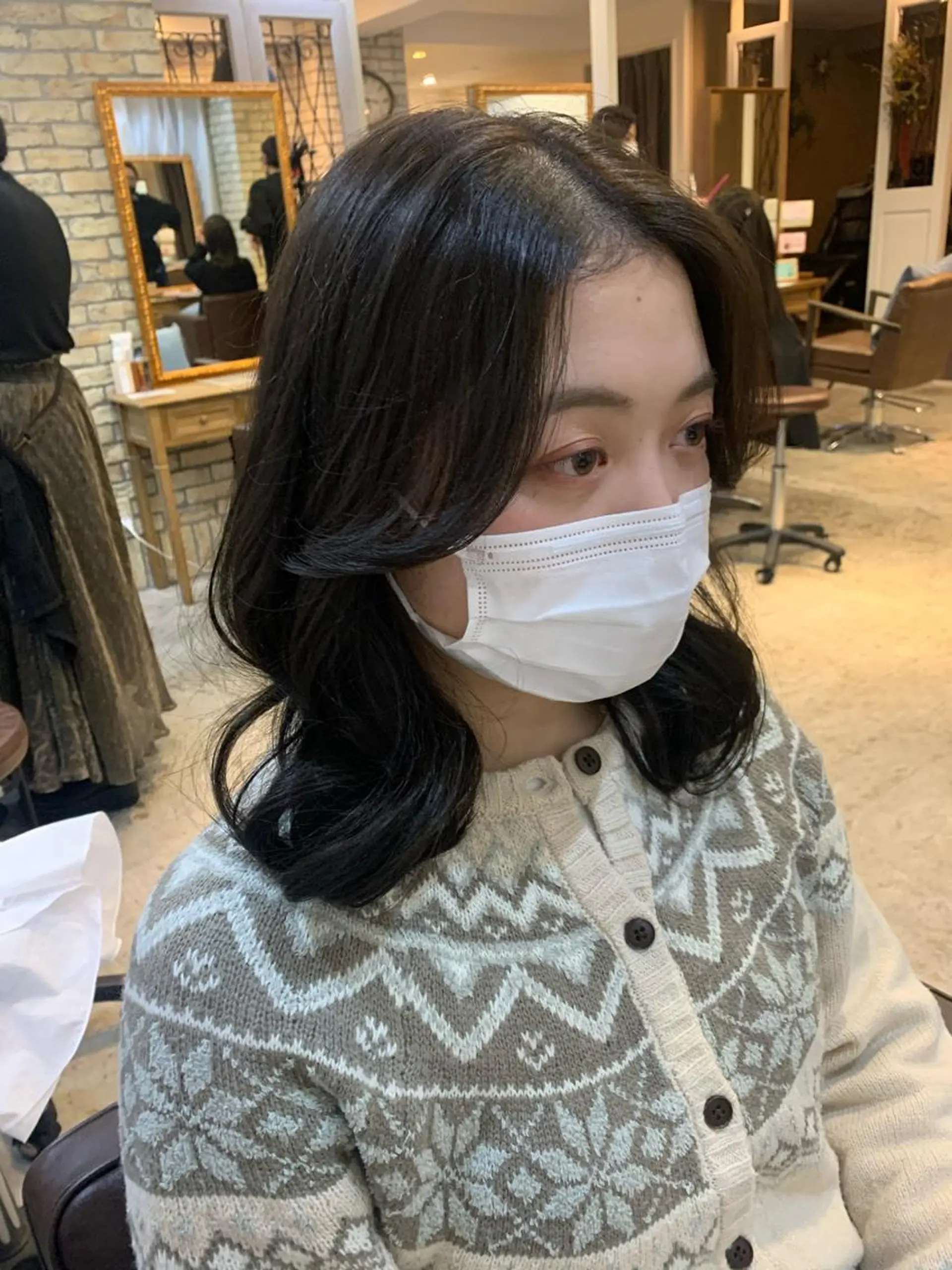 ミディアム カラー エギョモリ 顔周りカット ヨシンモリ 韓国🇰🇷髪質改善 Chisaki치사키のヘアスタイル