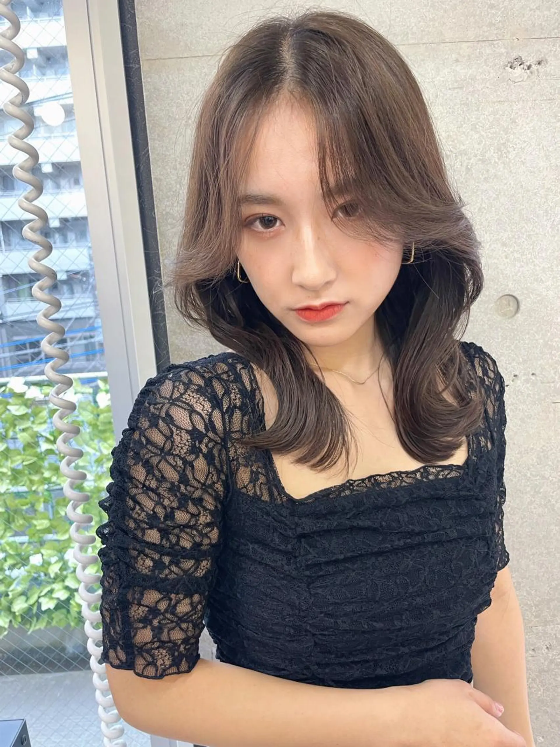 ミディアム カラー レイヤーカット、 大人可愛い　中村美羅のヘアスタイル