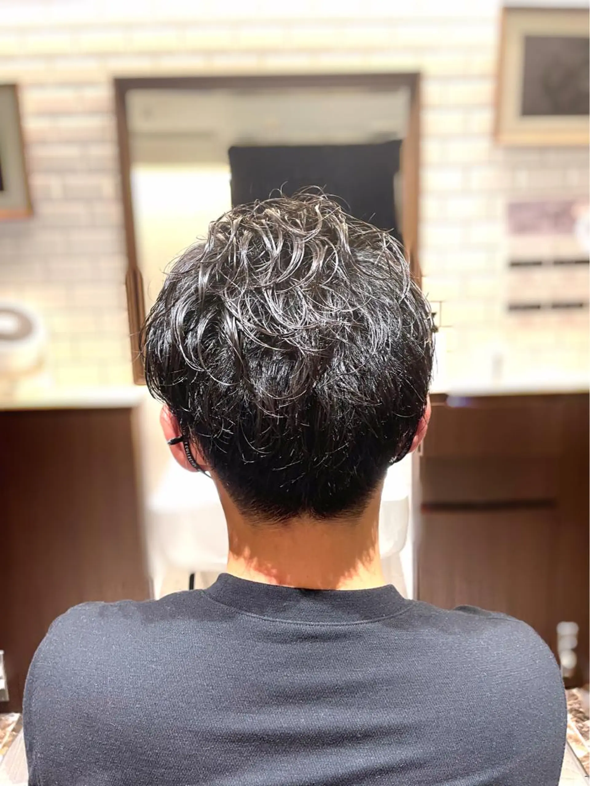 ショート パーマ メンズ センターパート カット パーマ 岡崎 隆晟のヘアスタイル