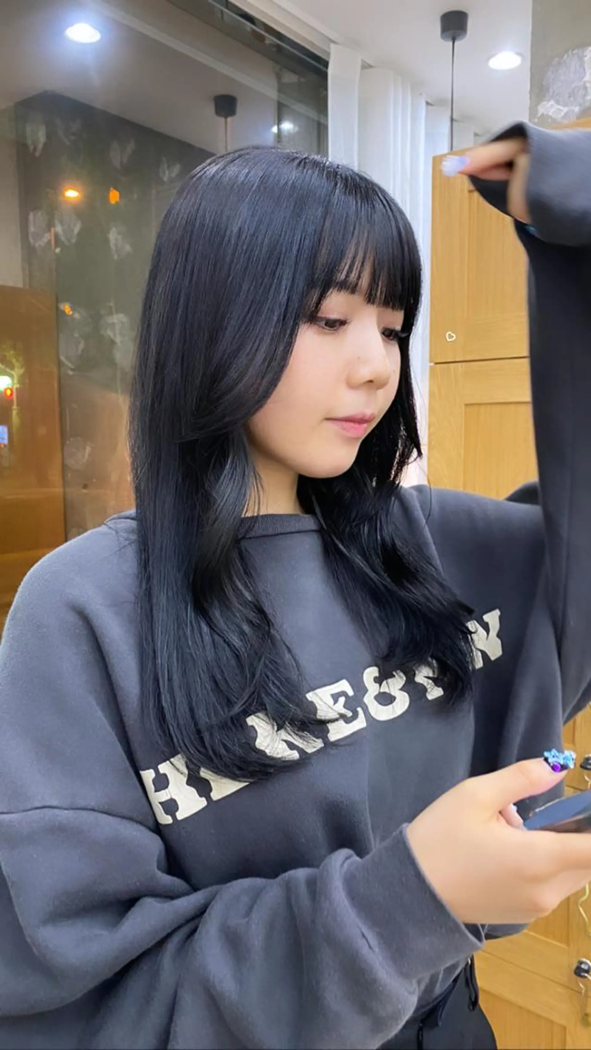 ロング KVELL ユナのヘアスタイル