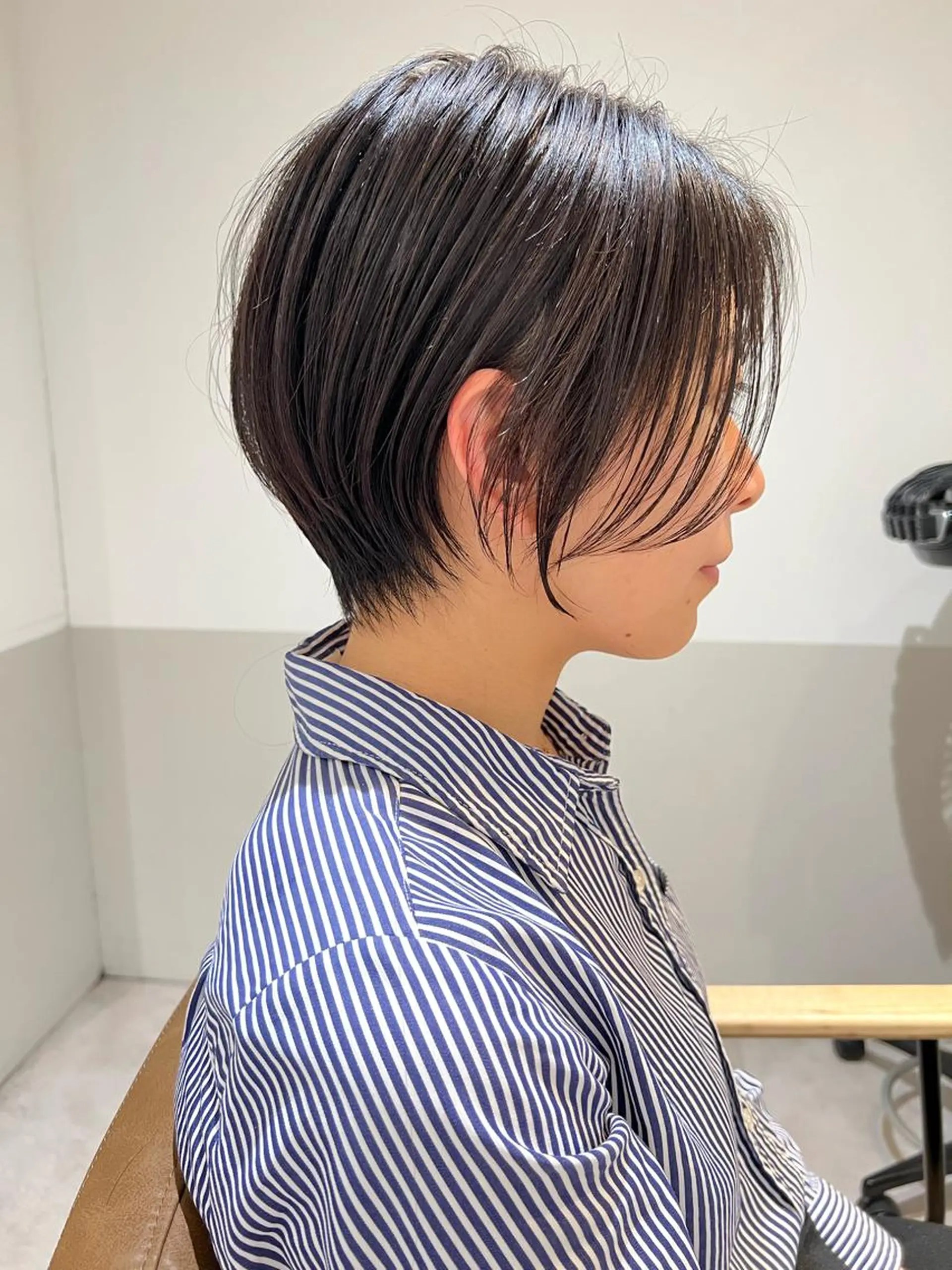 ショート 顔まわりカラー特化 赤津百合絵のヘアスタイル