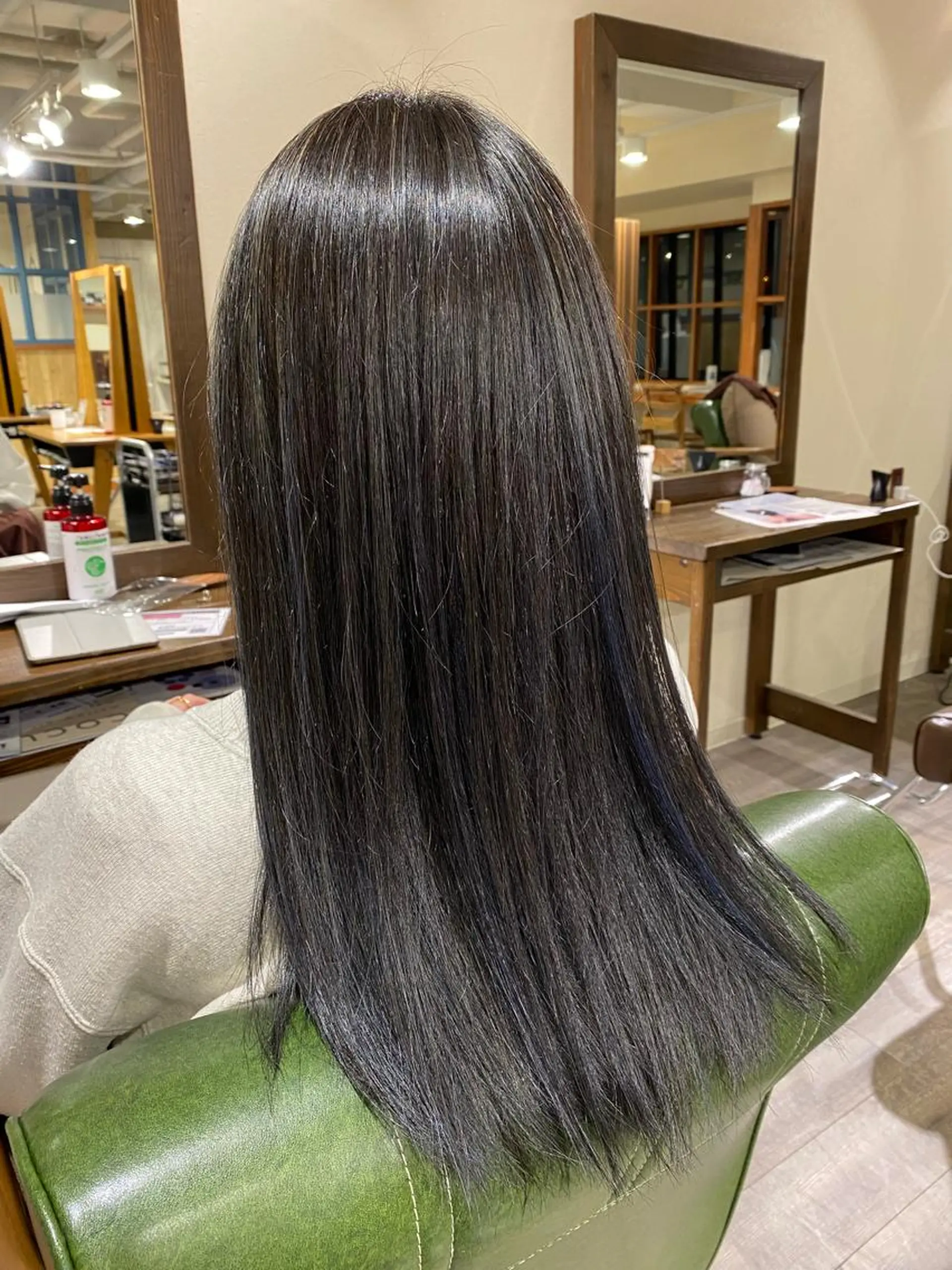 セミロング ハイライト カット パーマ 佐藤  真依のその他イメージ