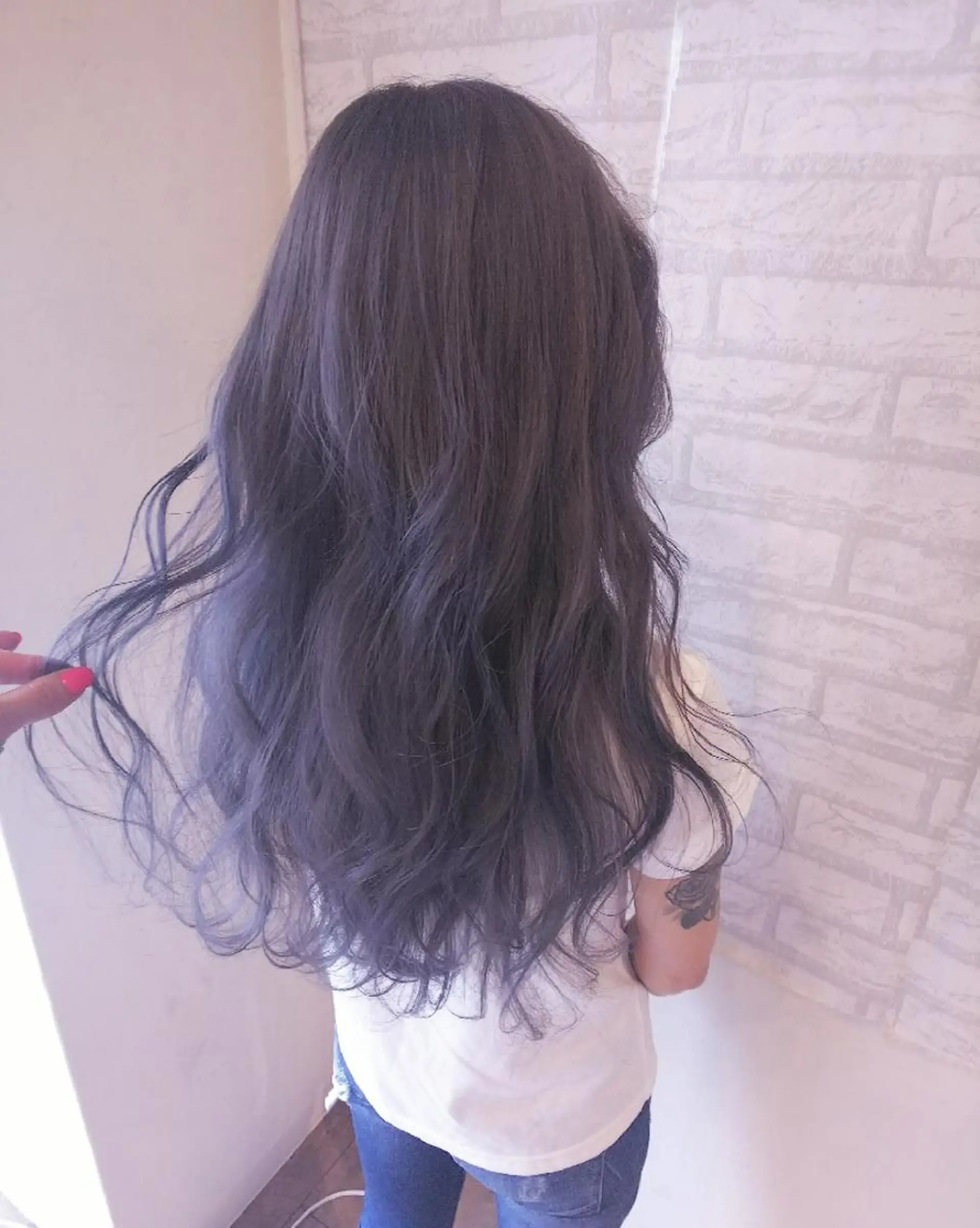 ロング カラー シルバー RU RIのヘアスタイル