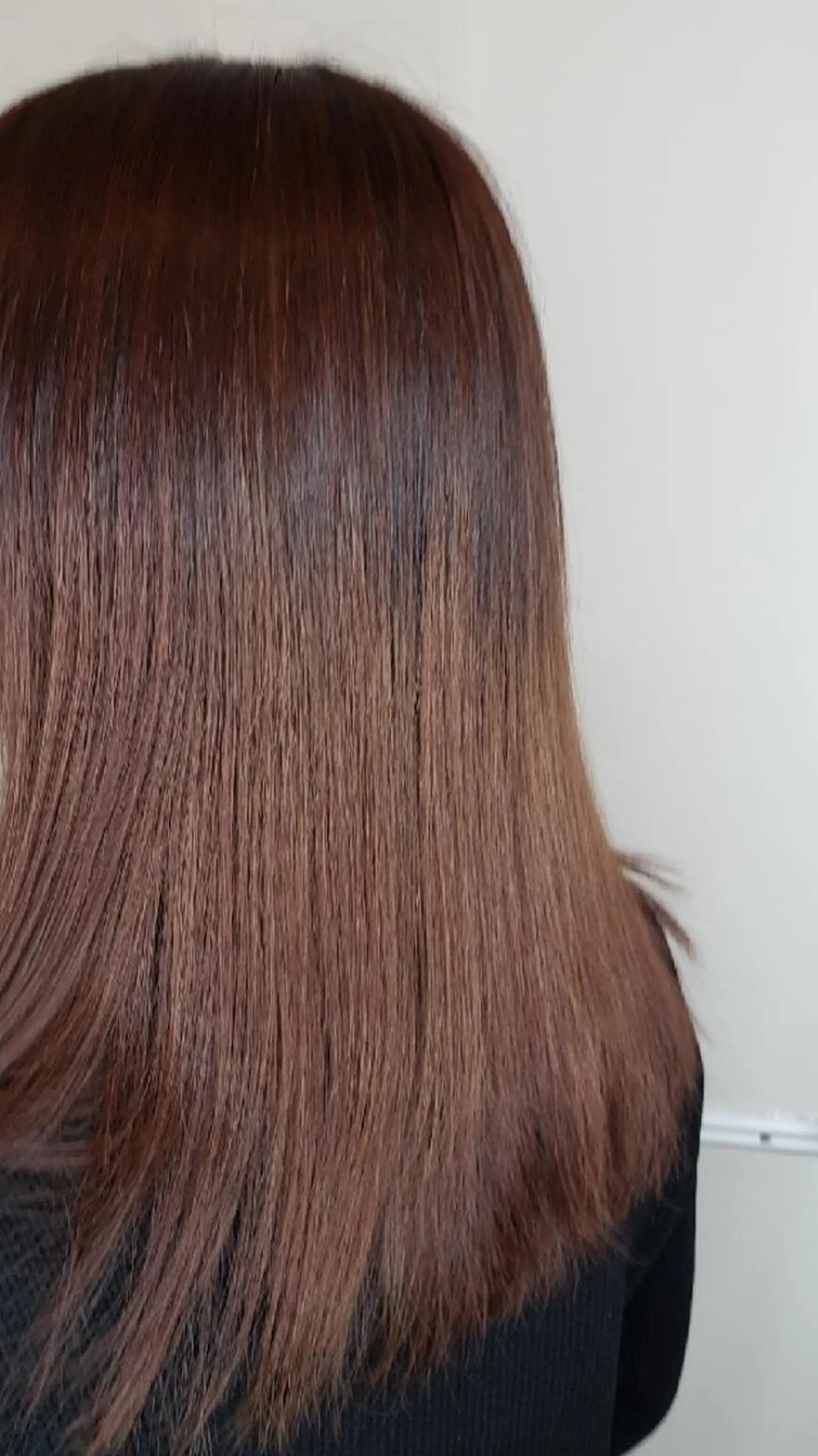 セミロング カラー 冨岡 千尋のヘアスタイル