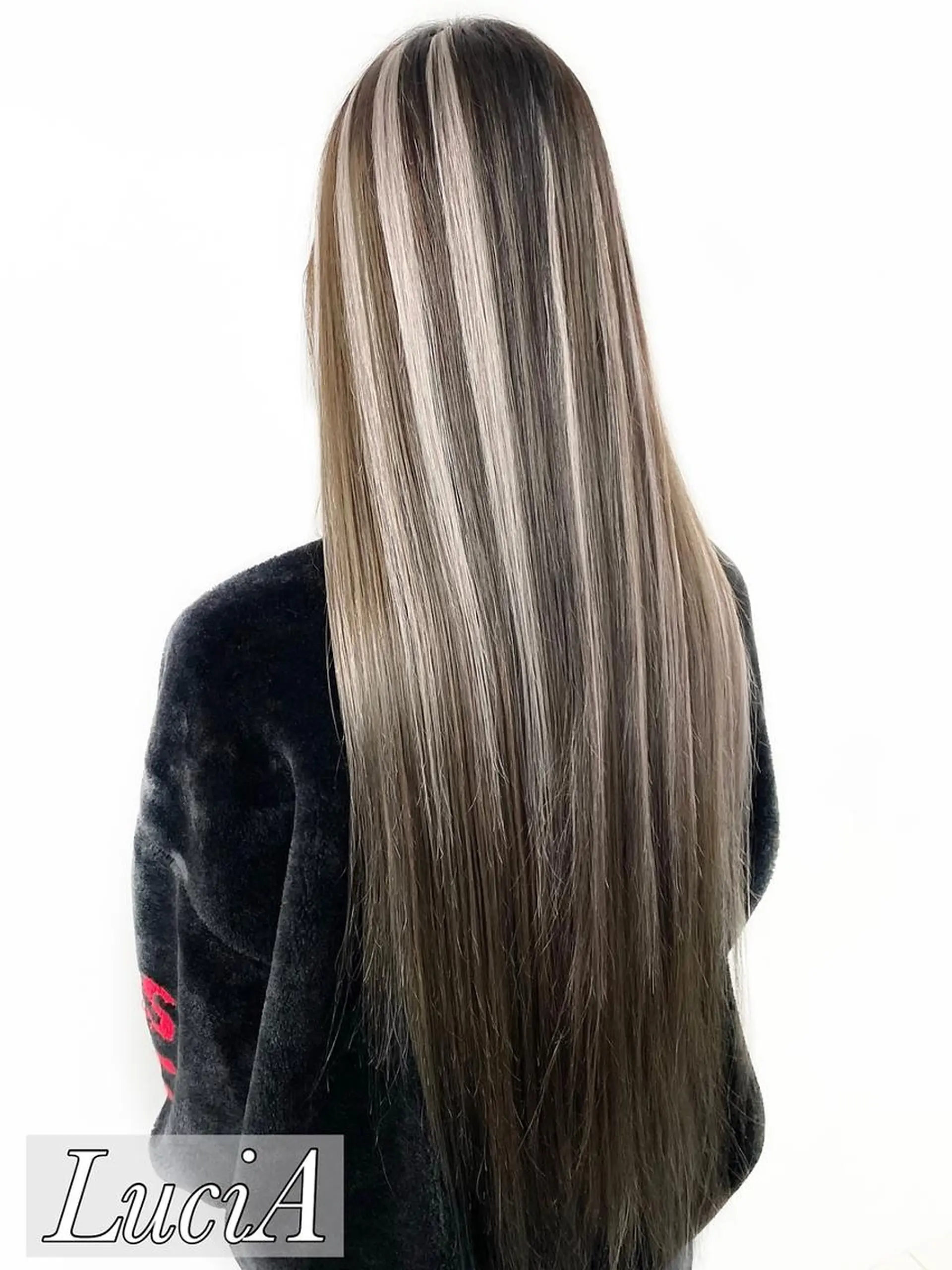 ロング カラー ヘアアレンジ シールエクステ アディクシーカラー バレイヤージュ ブリーチ ケアブリーチ エクステ ヘアセット LuciA エクステカラーのヘアスタイル