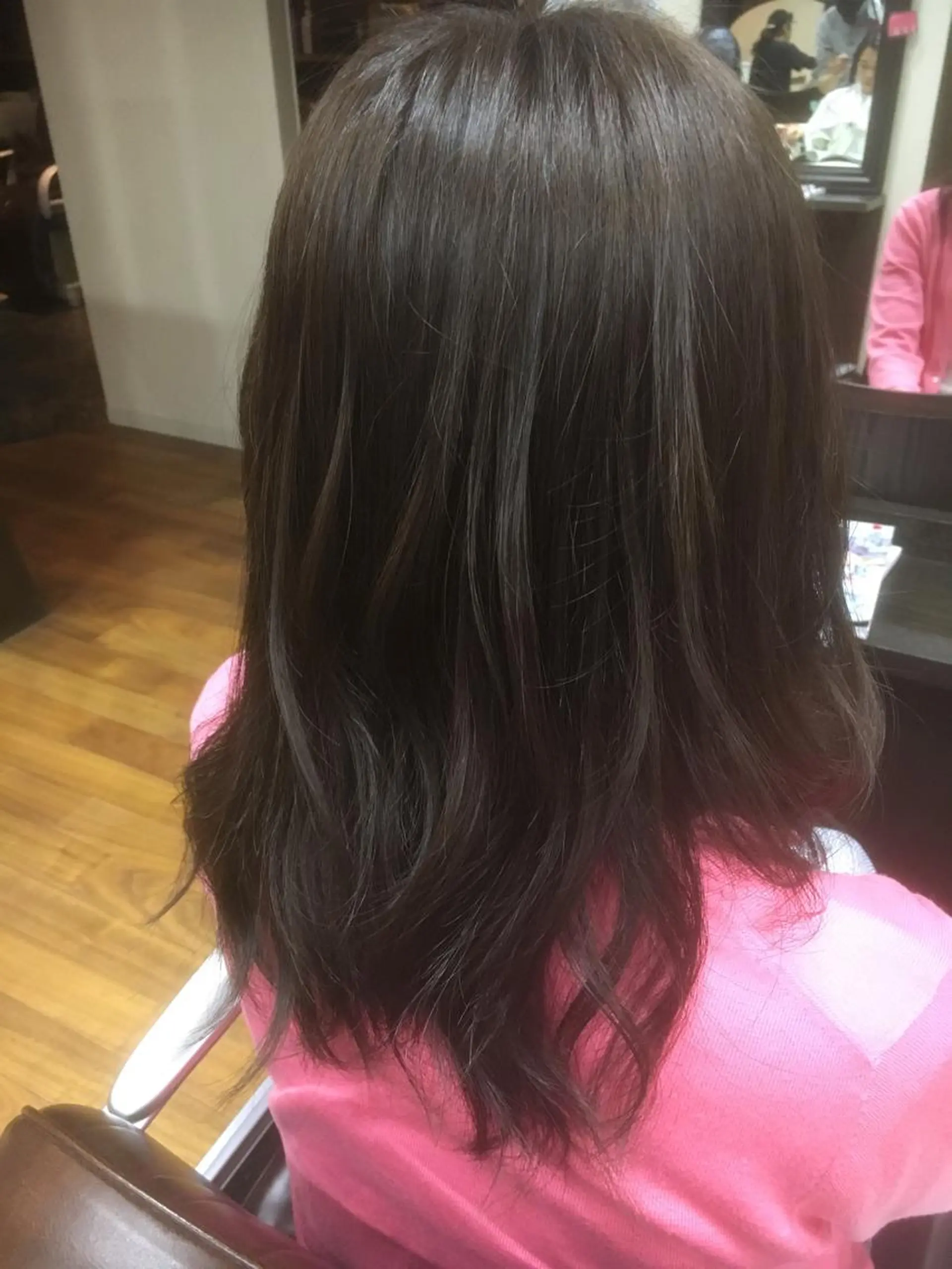 セミロング カラー アッシュ ベージュカラー 黒髪 ブリーチ ブリーチなしカラー 東條 克義のヘアスタイル