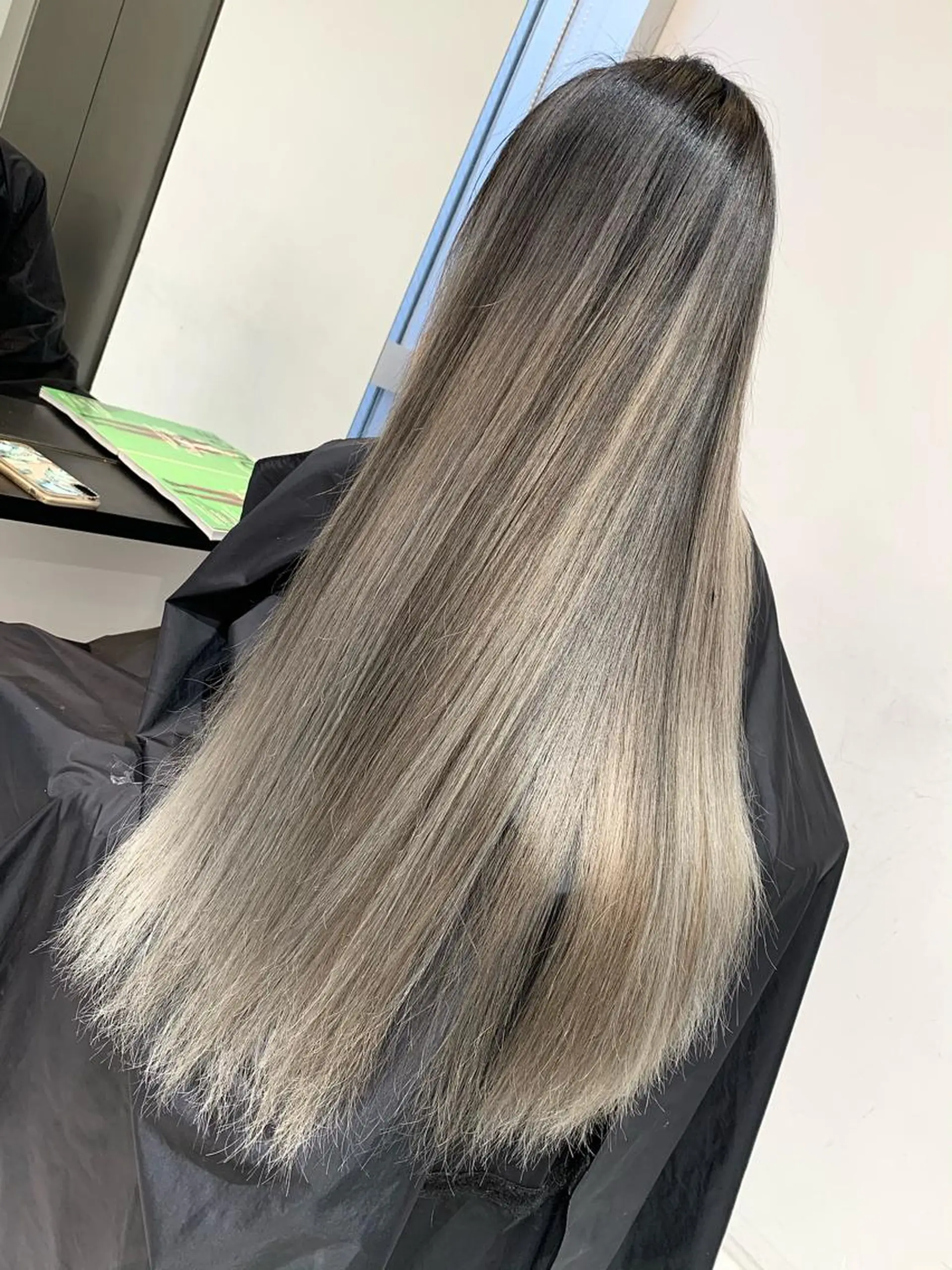 ロング カラー ベージュカラー グラデーションカラー ハイライトカラー くせ毛 外国人風カラー 阿部 圭悟のヘアスタイル