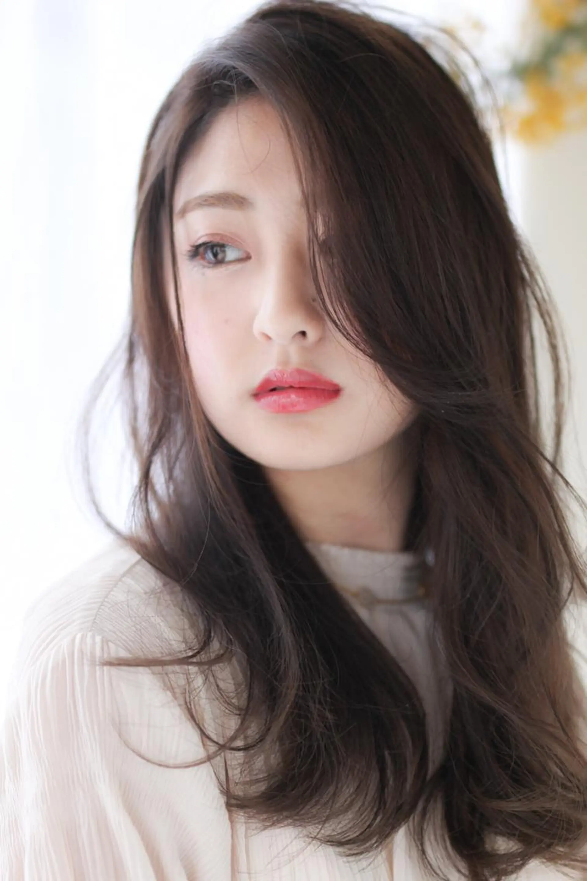 ロング 川瀬 由詩のヘアスタイル