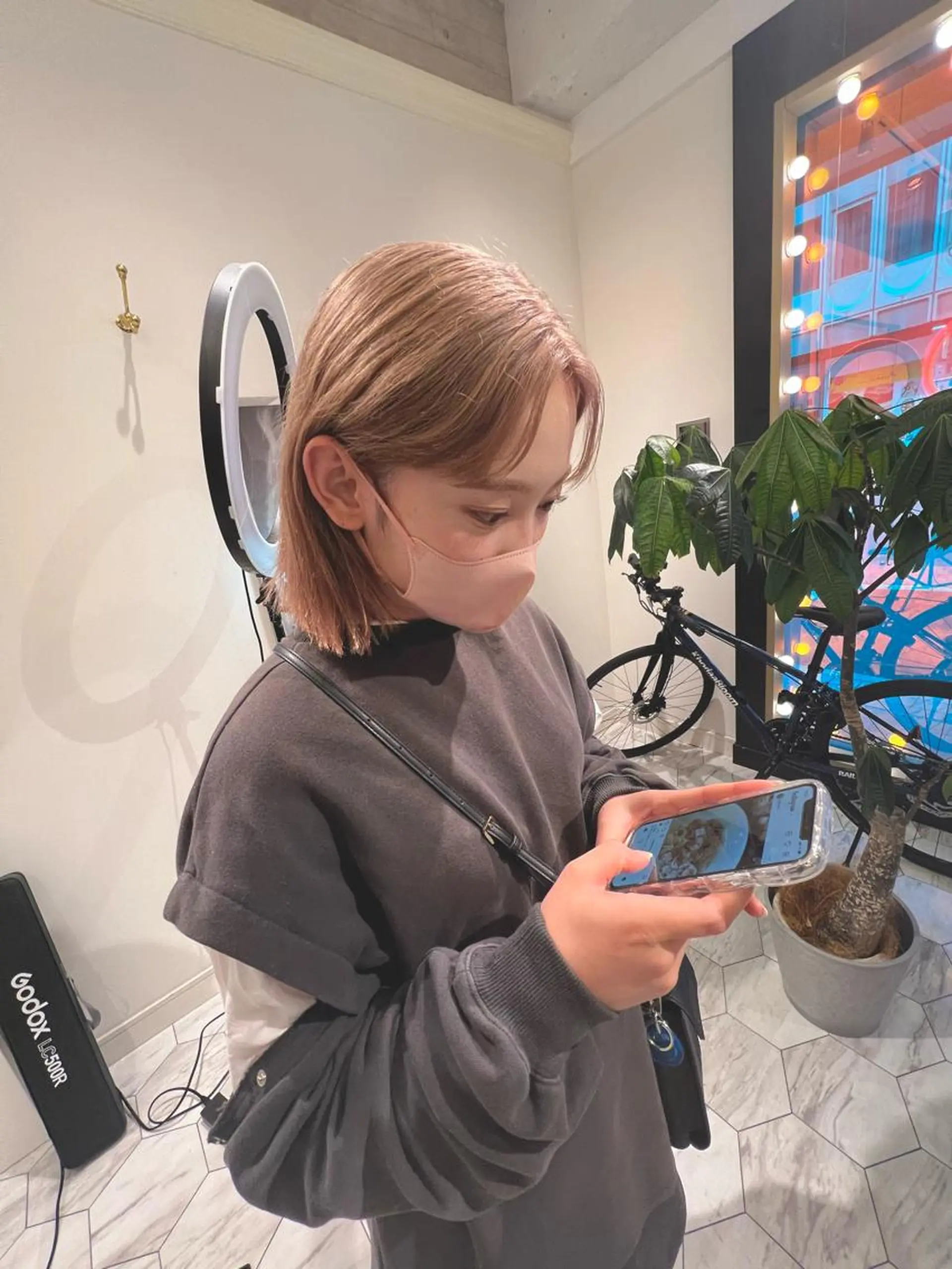 カラー ベージュカラー ブリーチ ハイトーンカラー 内藤 万季人のヘアスタイル