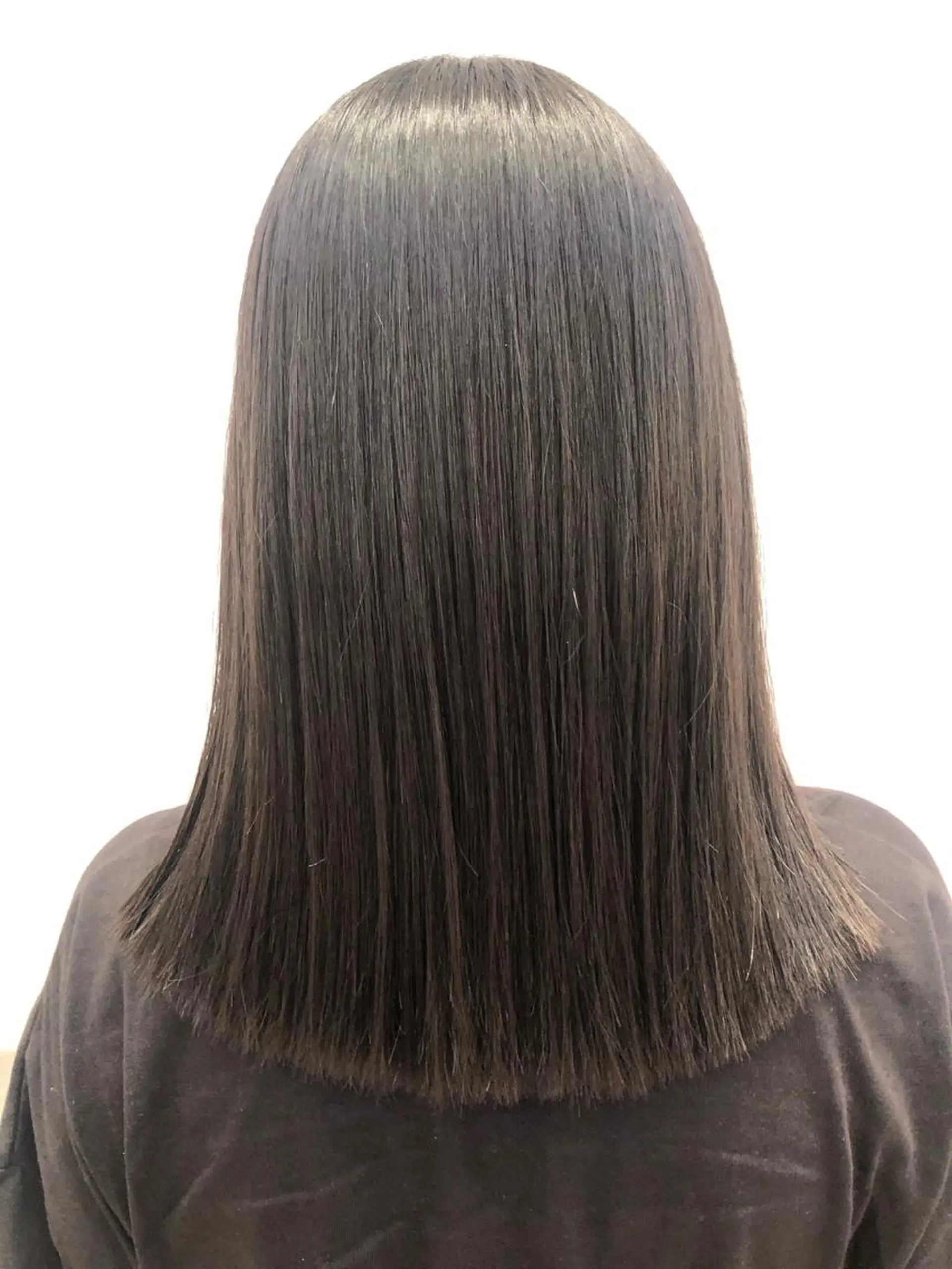 セミロング 縮毛矯正 メンズパーマ、カラー 大募集村上莉奈のヘアスタイル