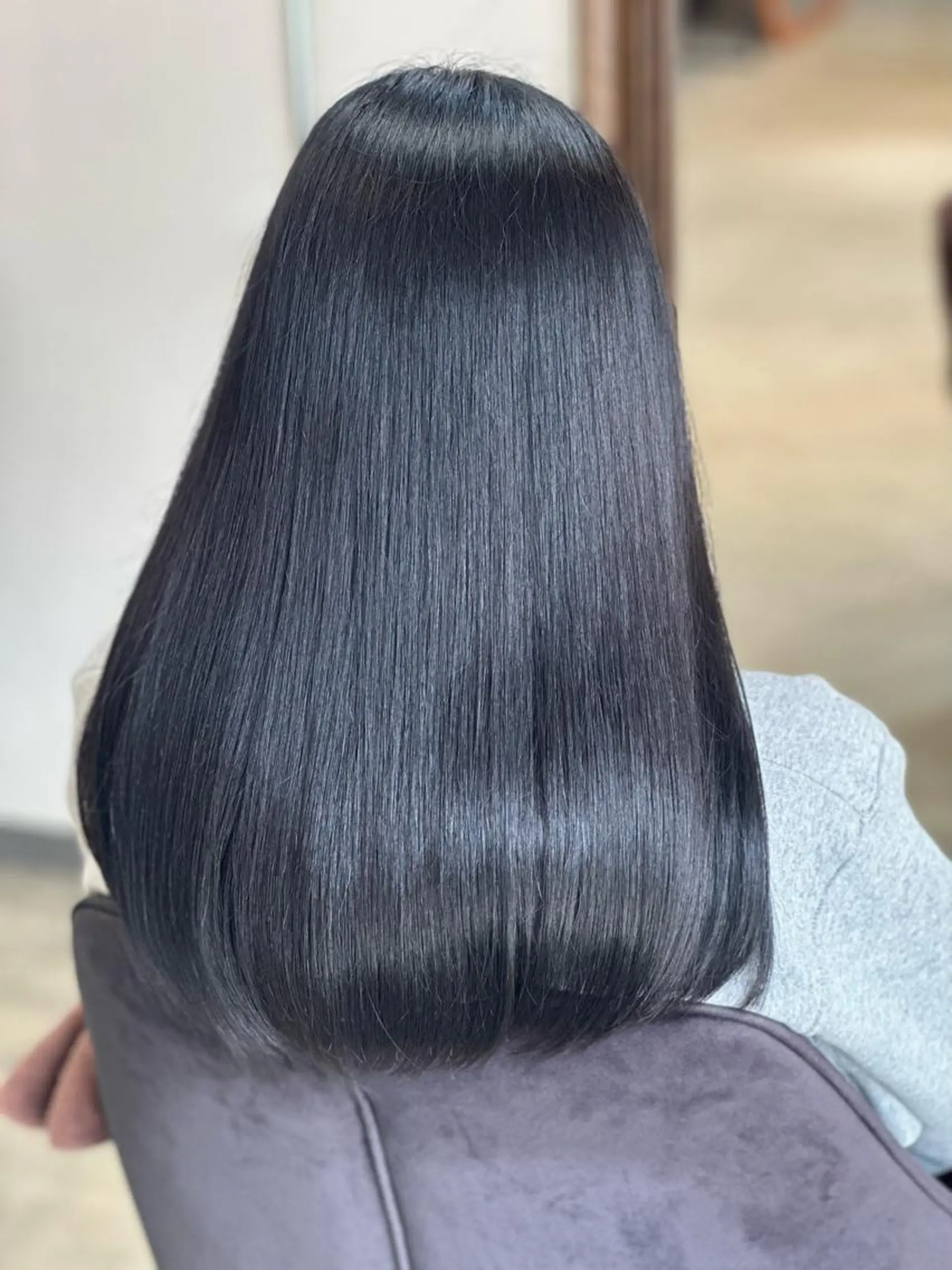 セミロング カラー カット トリートメント THE DAY 木村　敏之のヘアスタイル