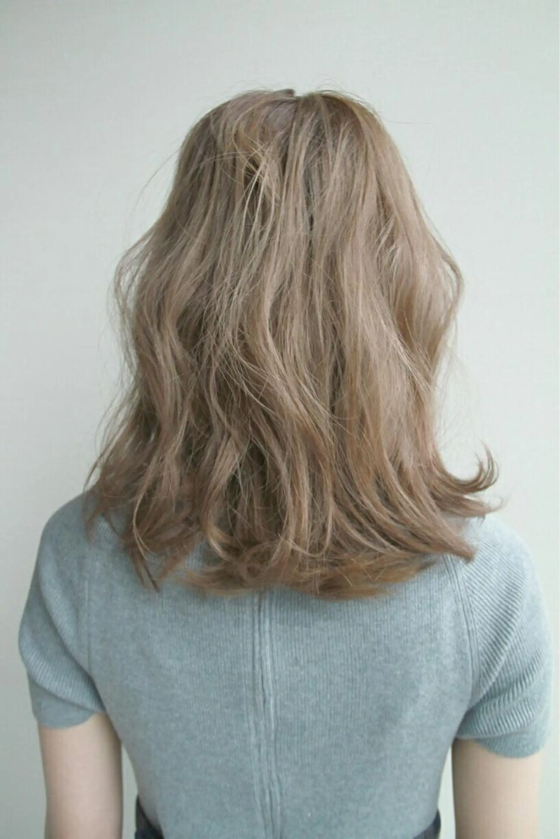 ミディアム カラー 菊池 貢平のヘアスタイル
