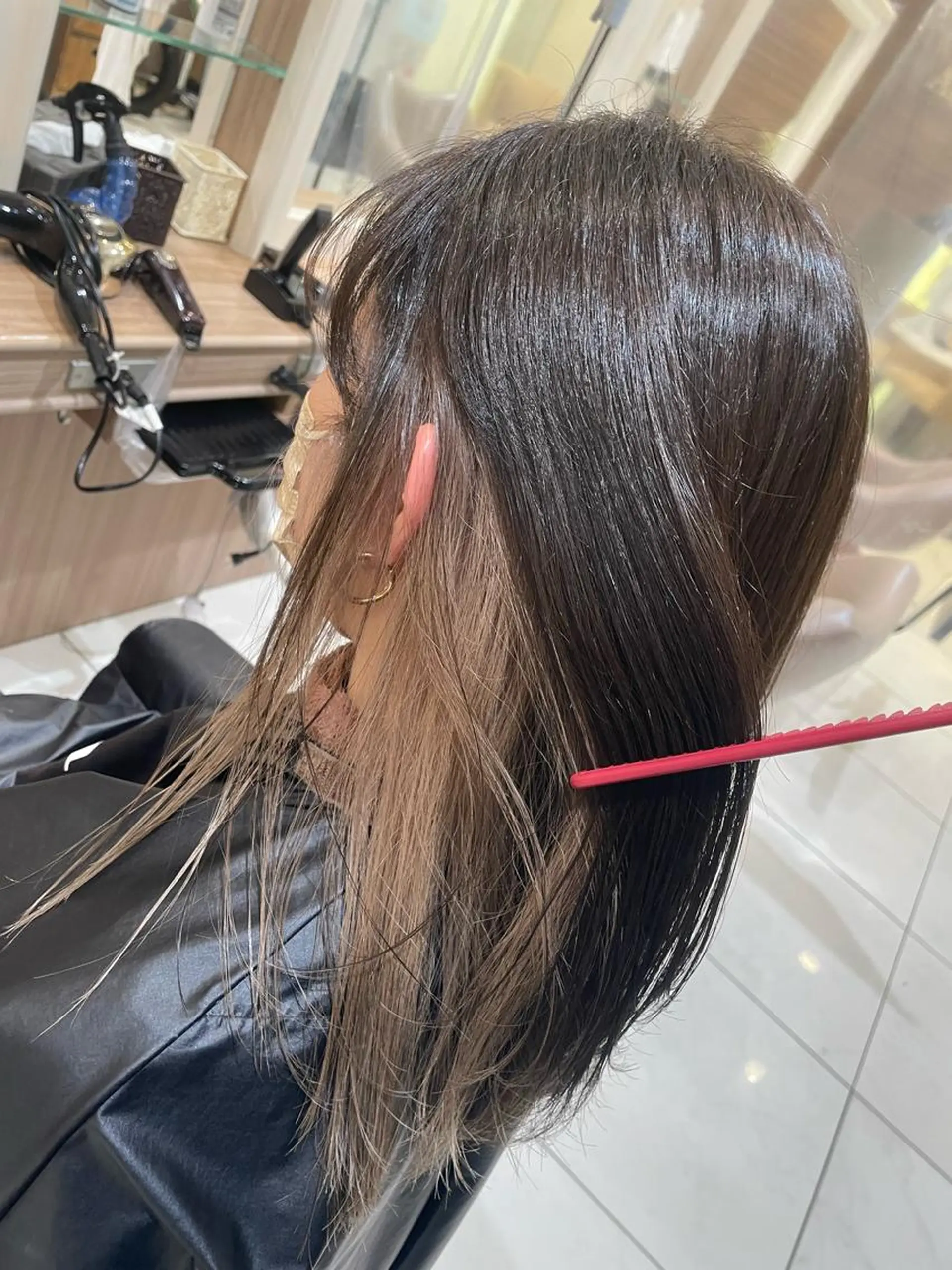 ミディアム カラー 渡部 恭子のヘアスタイル