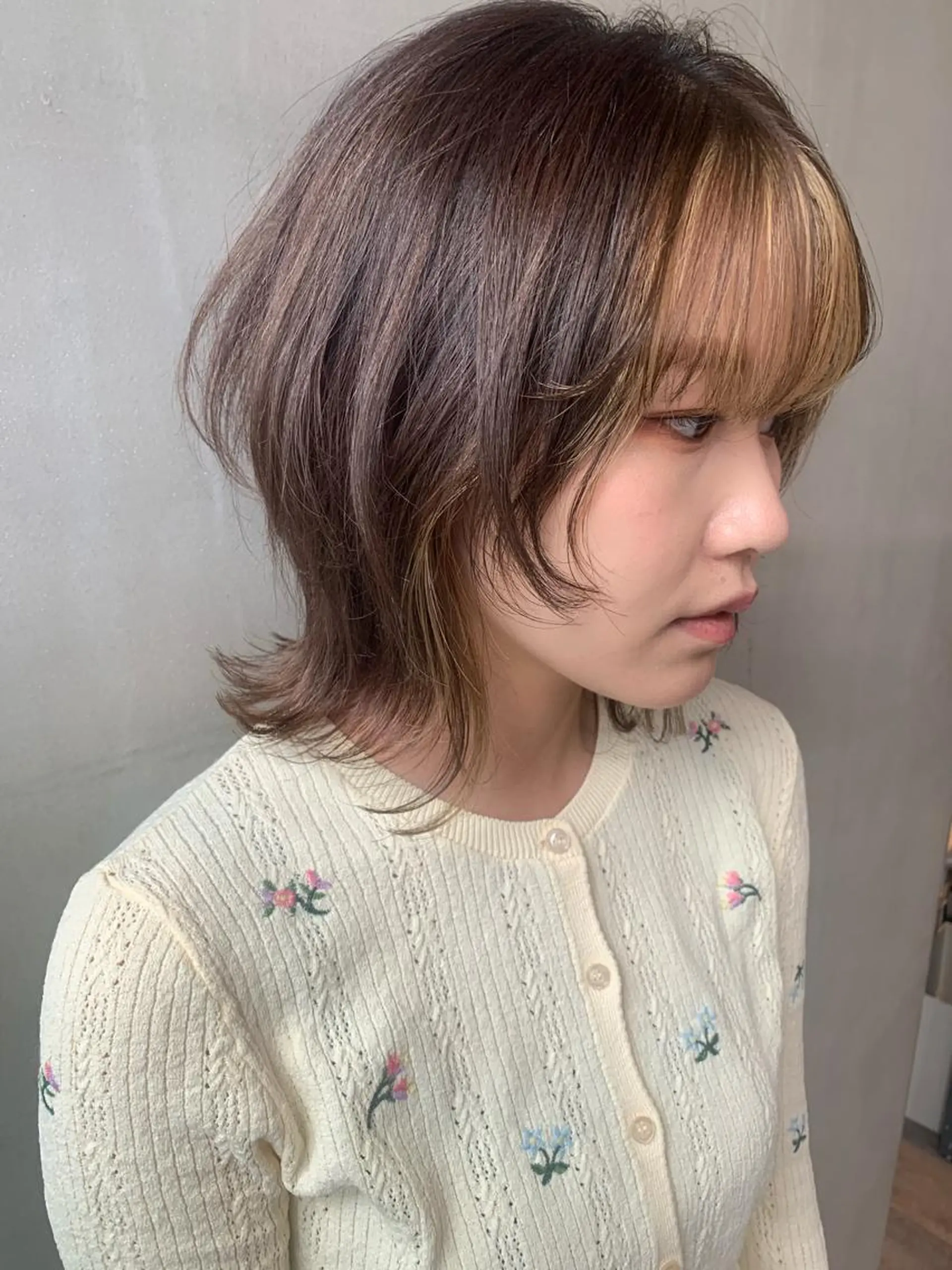 ミディアム カラー パーマ ヘアアレンジ メンズ キッズ ネイル マツエク・マツパ メンズウルフカット ミストバング  フェイスフレーミング レイヤーカット ウルフカット ウルフレイヤーカット /チヒロのヘアスタイル