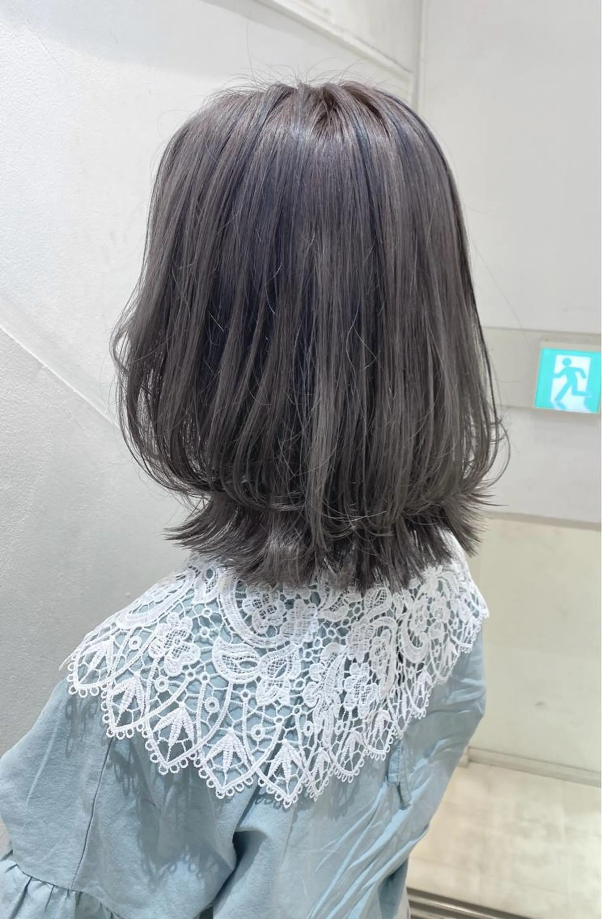 セミロング カラー ベージュカラー シルバー シルバーベージュ ✨くびれスタイル✨️ 戸嶋穂乃香のヘアスタイル