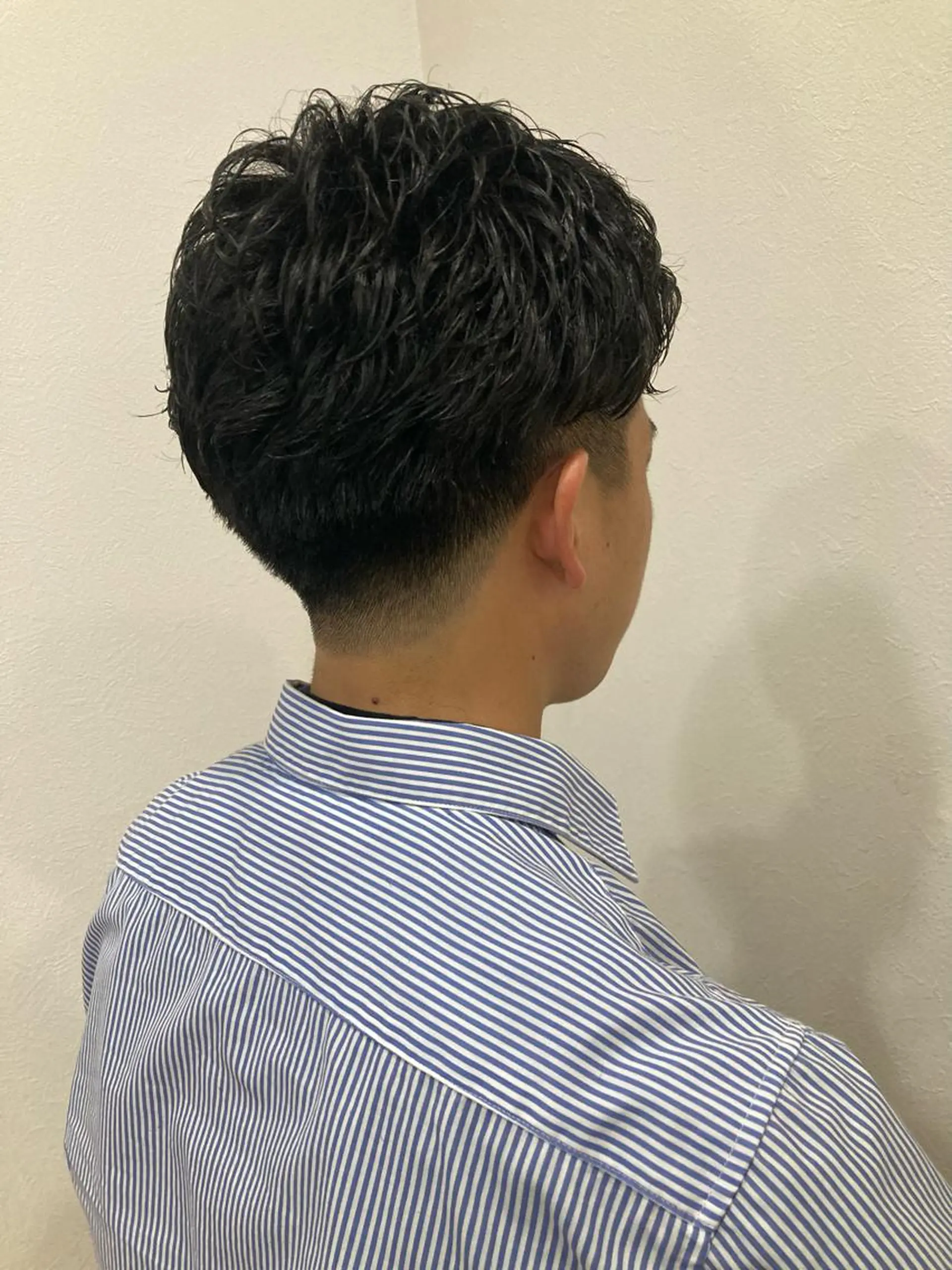 メンズ マッシュ メンズパーマ 刈り上げ カット Well‘s黒木🌿 レイヤー💎寒色のヘアスタイル