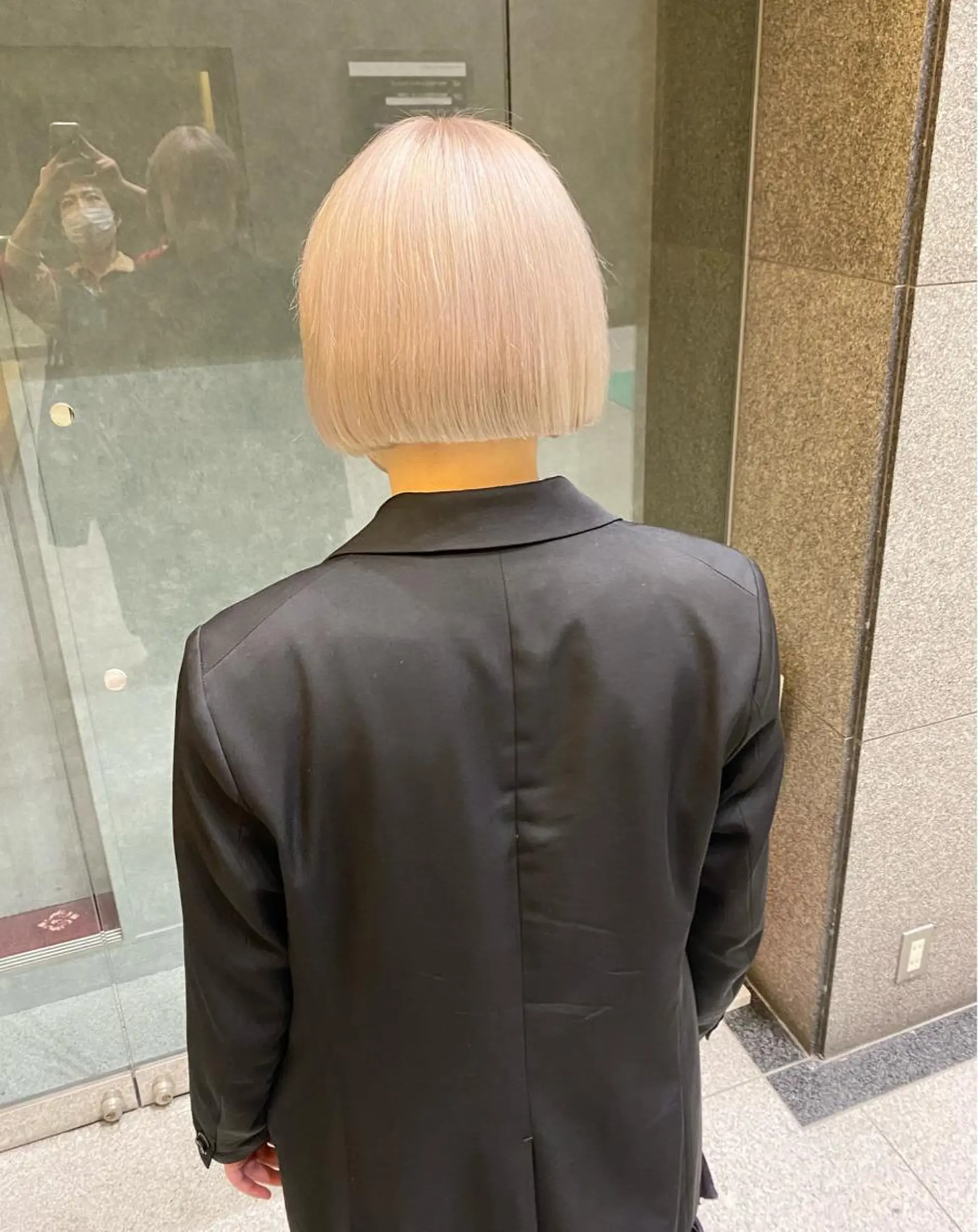 ショート カラー パーマ ヘアアレンジ デザインカラー/ボブ ブリーチカラー/ユリのヘアスタイル