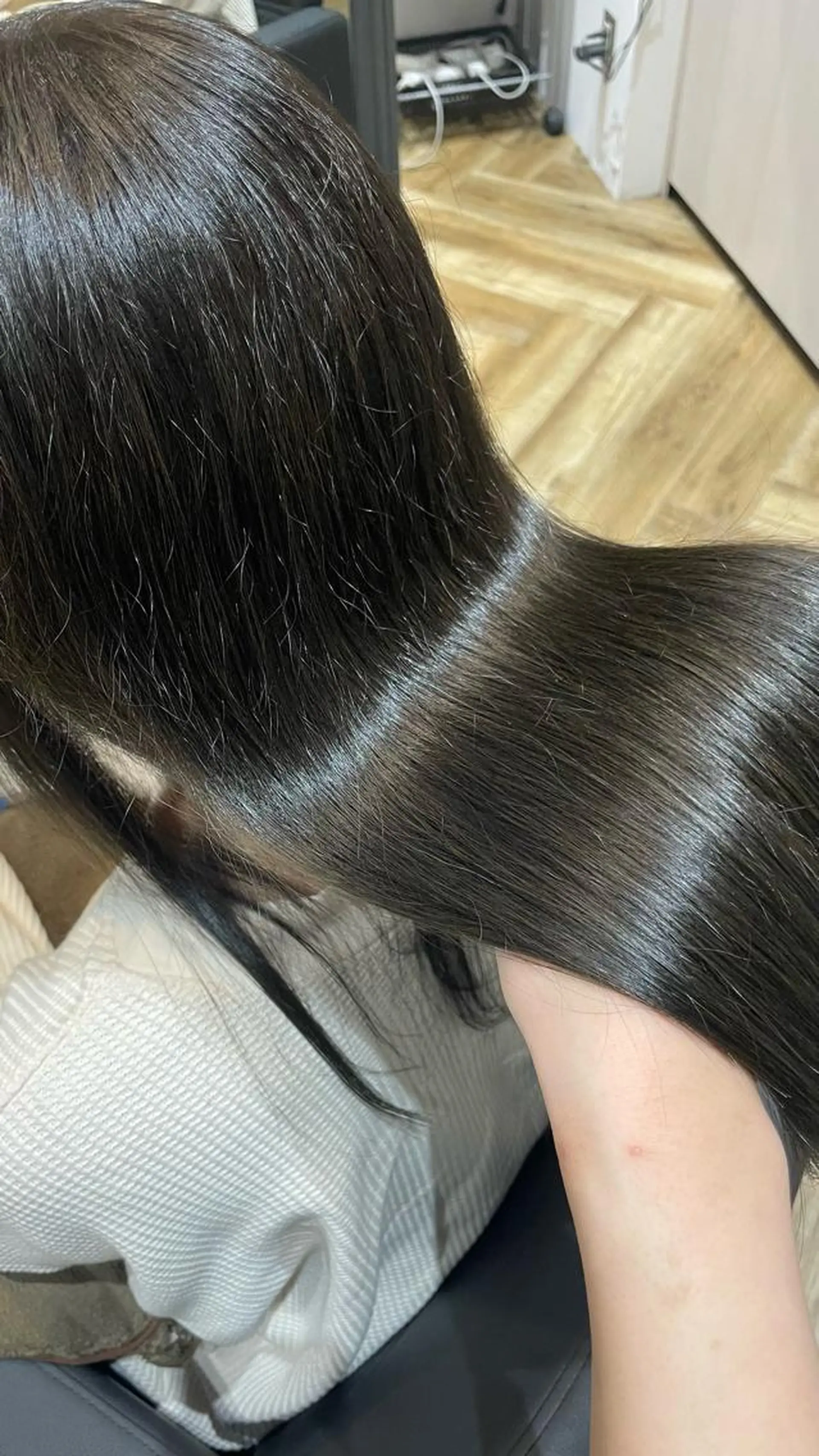 カラー オリーブグレー 《ショートモデル》 服部未夢のヘアスタイル