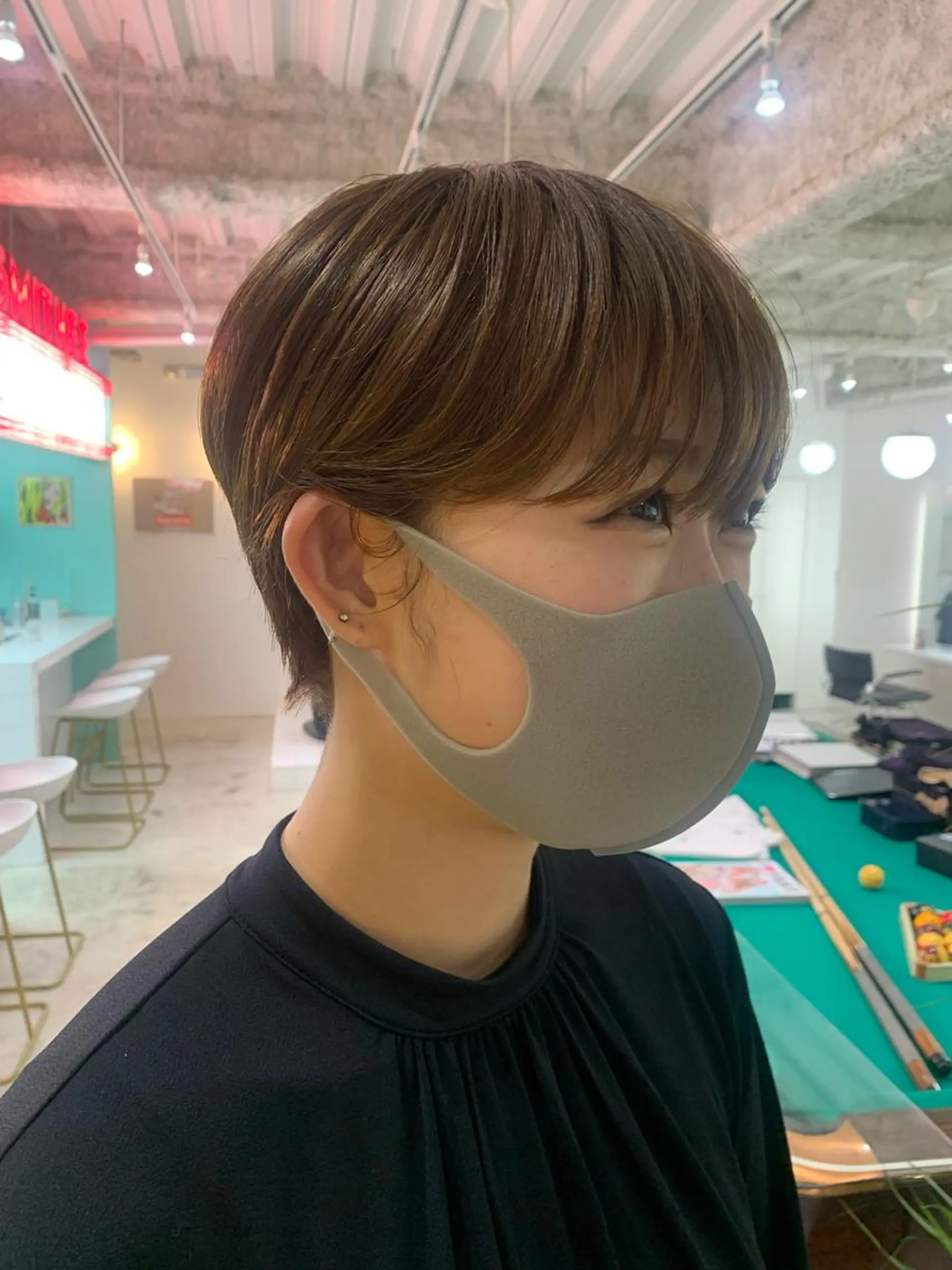 ショート 🧨ブリーチー×ボブ レイヤー💎じゅえるのヘアスタイル