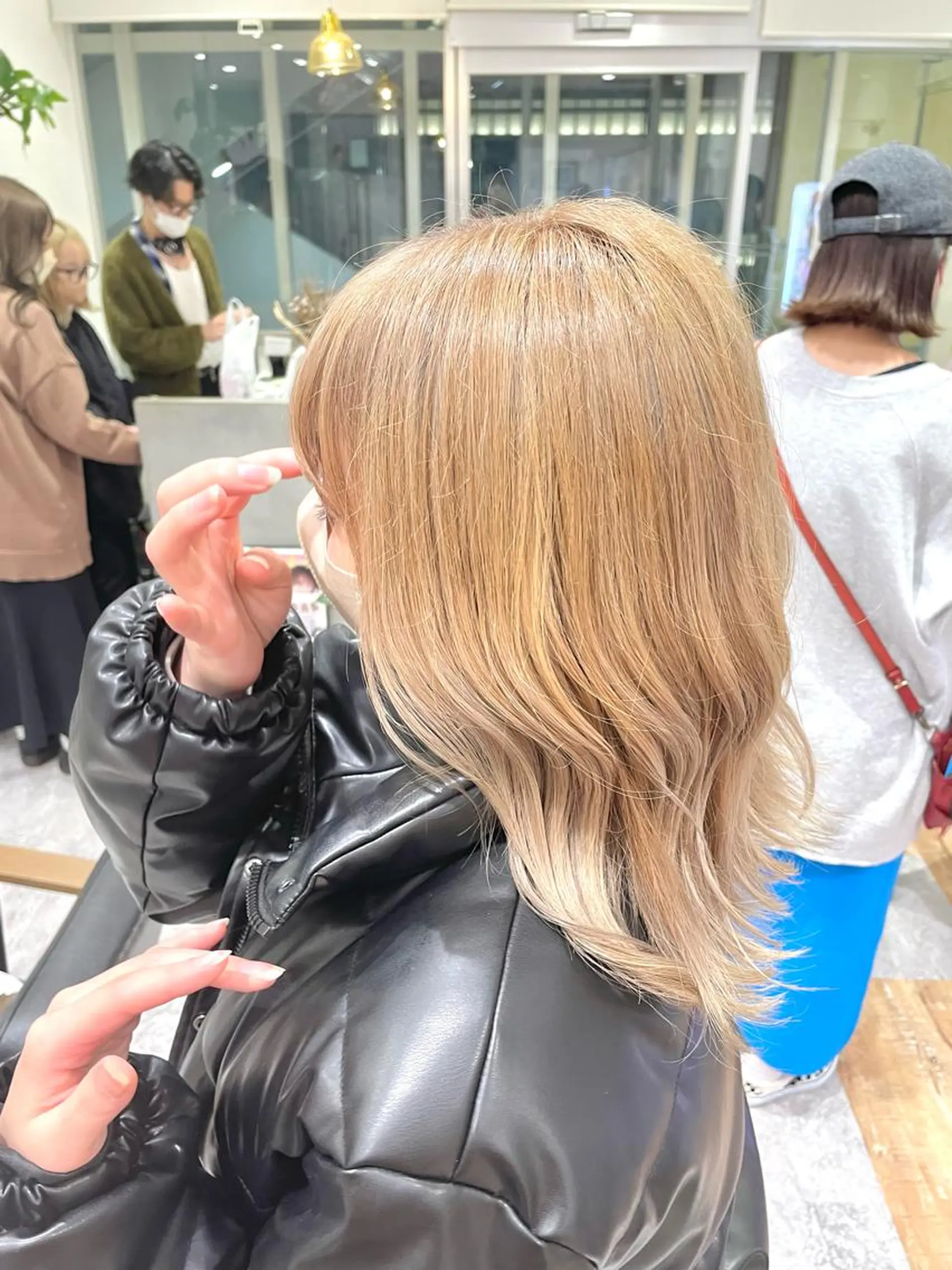 カラー 矯正パーマ、ベージュ ボブカット🫧のヘアスタイル