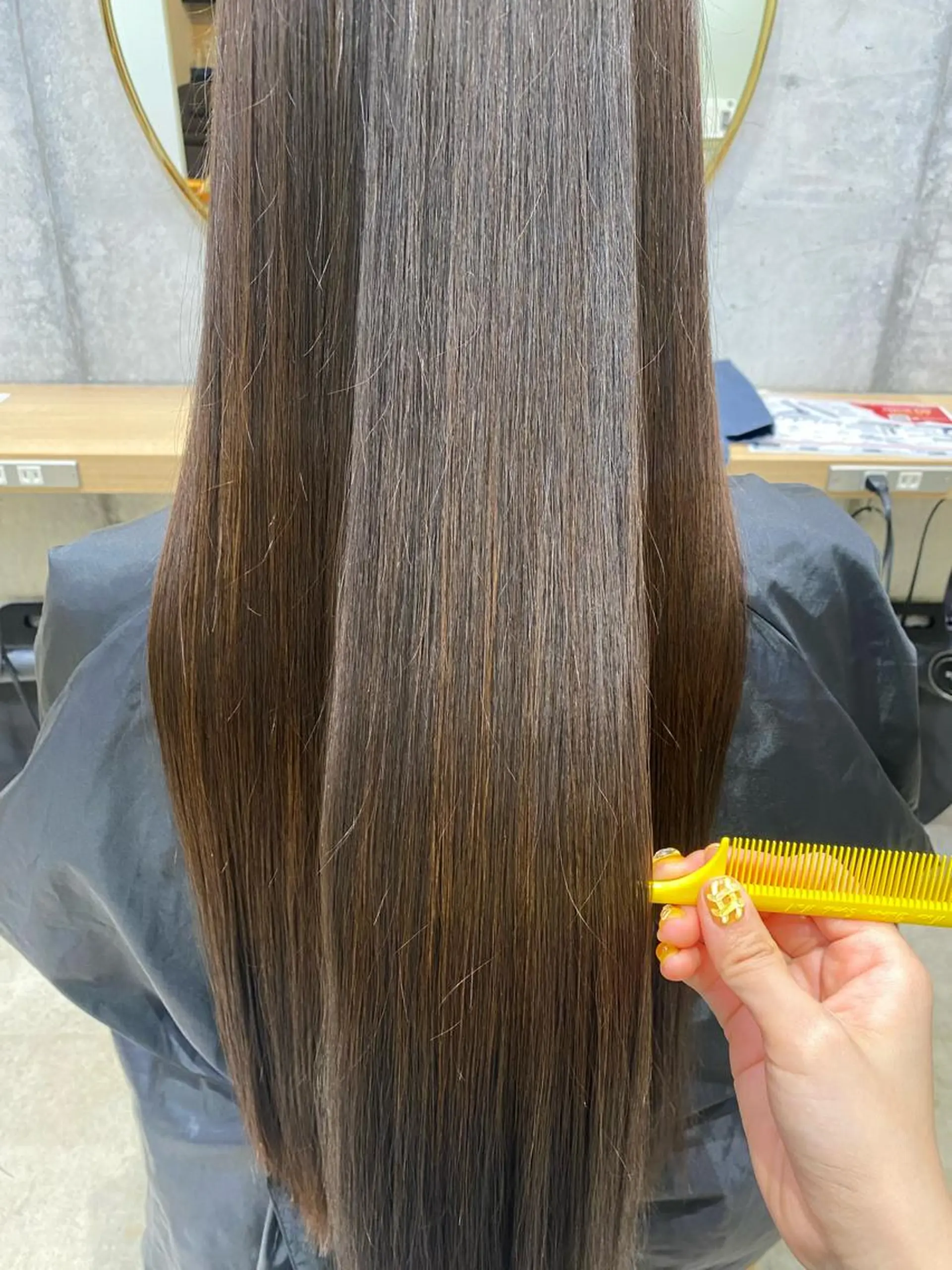 ロング fumi🪞血色感 アップ艶カラーのヘアスタイル